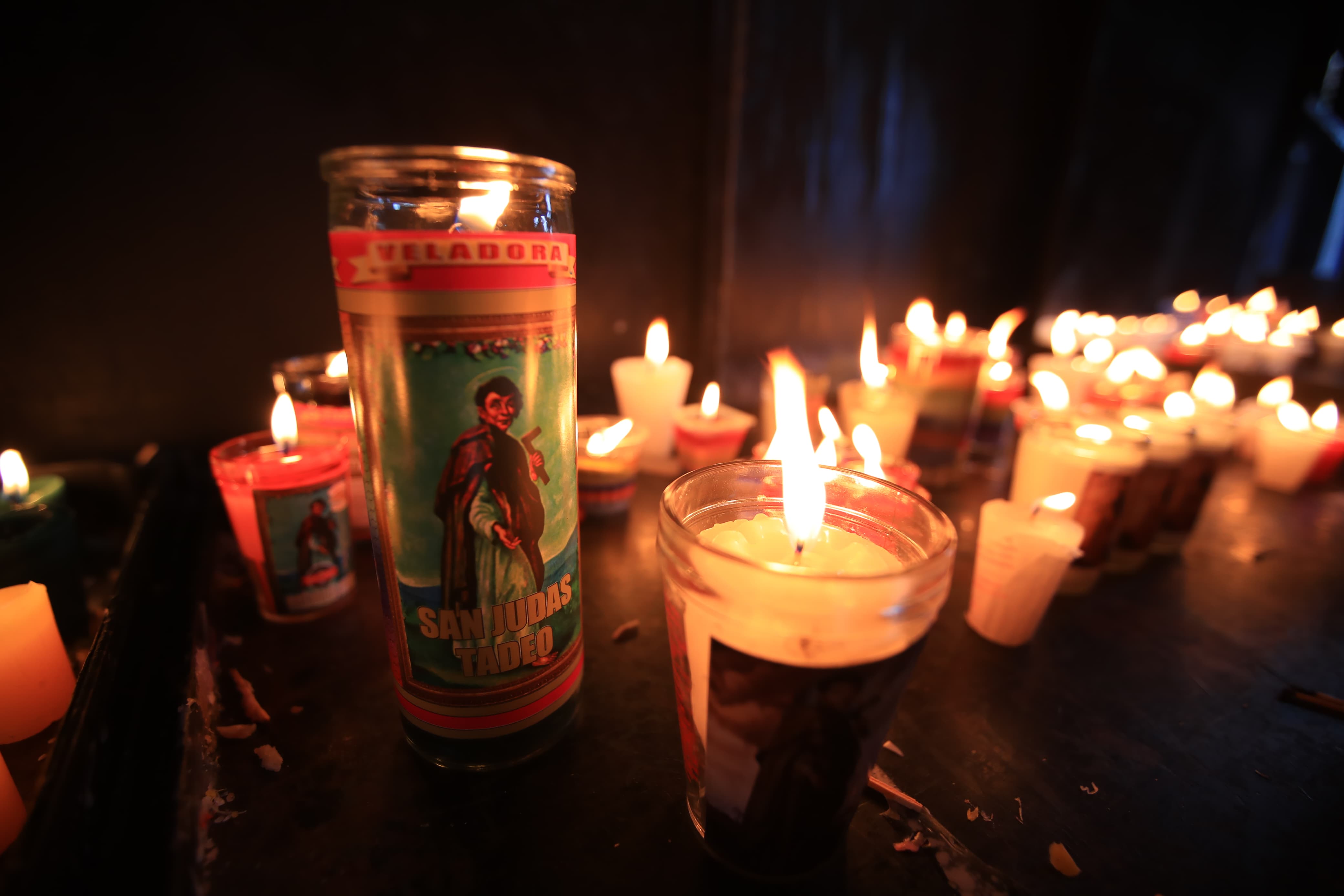 En imágenes: San Judas Tadeo cientos de personas llegan a visitar al santo de las causas perdidas'