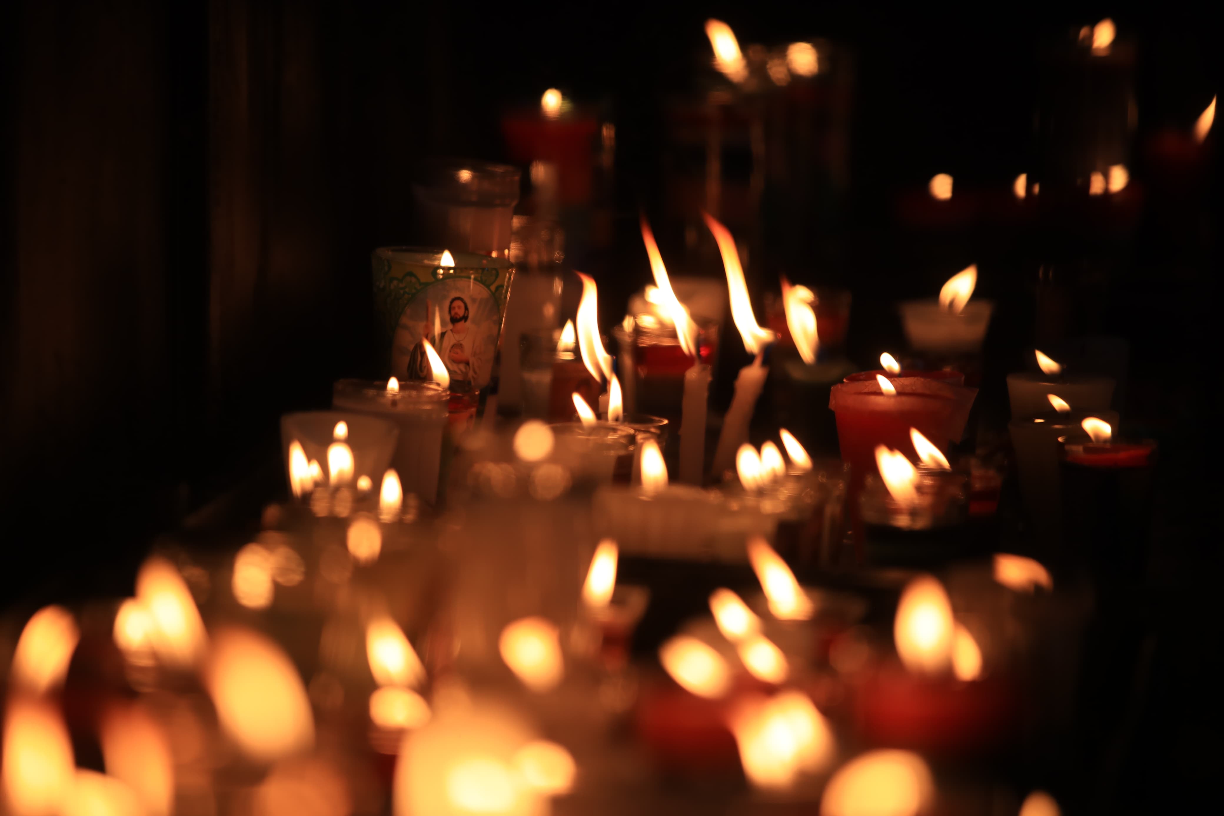 En imágenes: San Judas Tadeo cientos de personas llegan a visitar al santo de las causas perdidas'