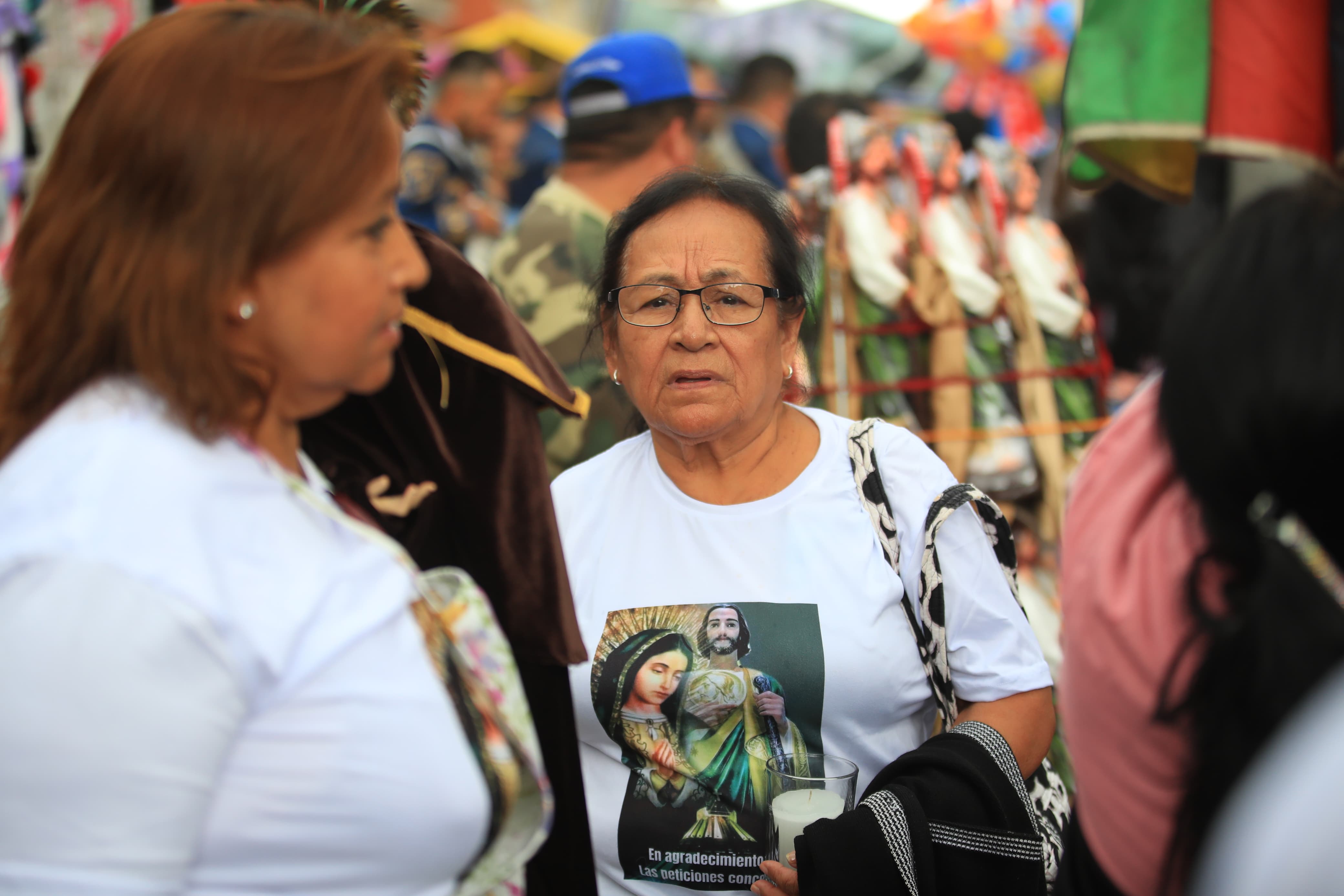 En imágenes: San Judas Tadeo cientos de personas llegan a visitar al santo de las causas perdidas'