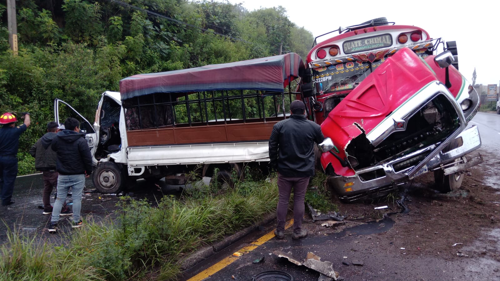 El piloto del bus se encuentra entre las personas heridas. Fotografía: Víctor Chamalé.