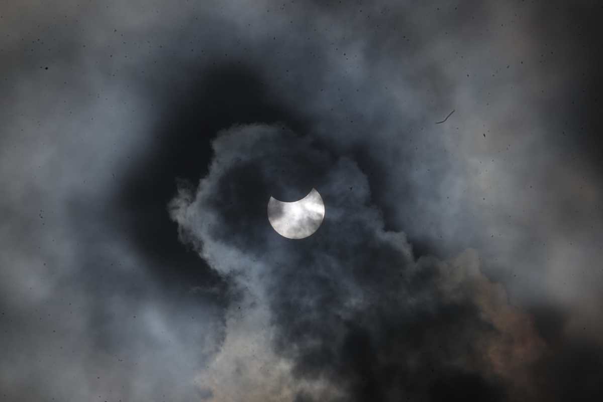 Por algunos momentos se observó nubosidad.  (Foto Prensa Libre: Érick Ávila)