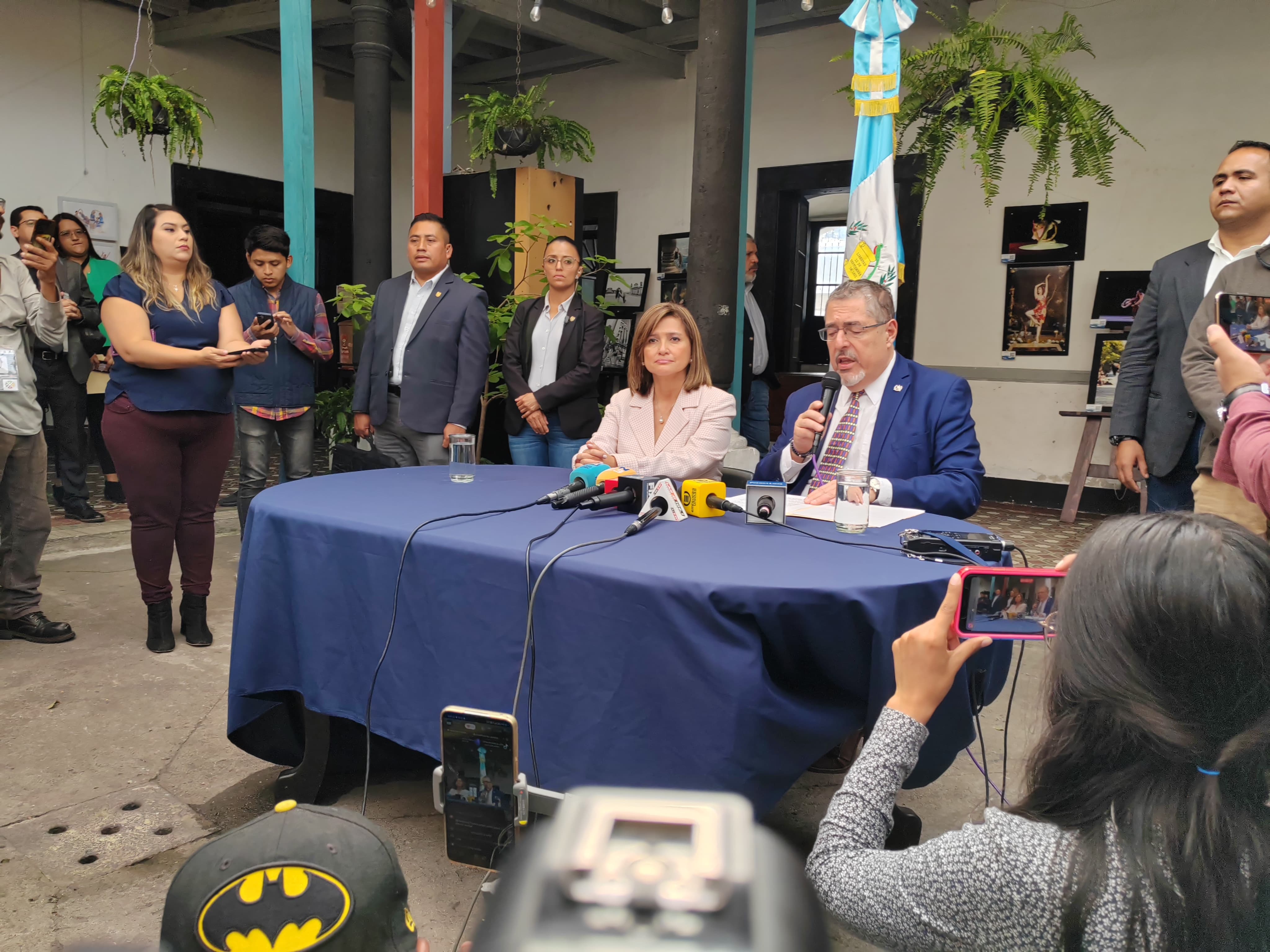 Bernardo Arévalo se reúne con varios sectores en busca de una salida a la crisis política que se vive en Guatemala