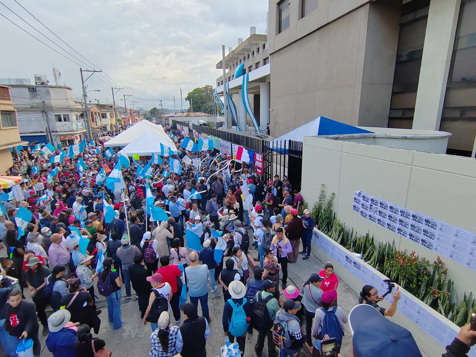 MP alerta a su personal ante manifestaciones en contra de la fiscal general Consuelo Porras