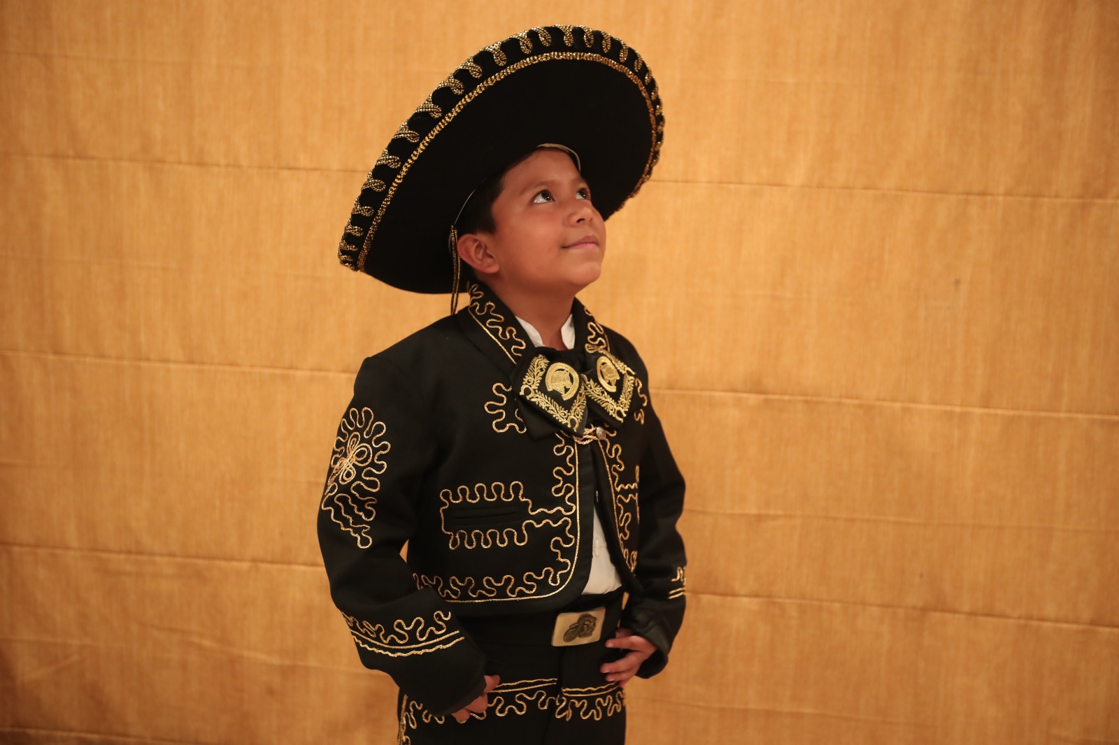 Fredy Benjamín Ramos fue el más pequeño que fue destacado en la 43 edición del Premio Artista del Año.  (Foto Prensa Libre: Carlos Hernández)