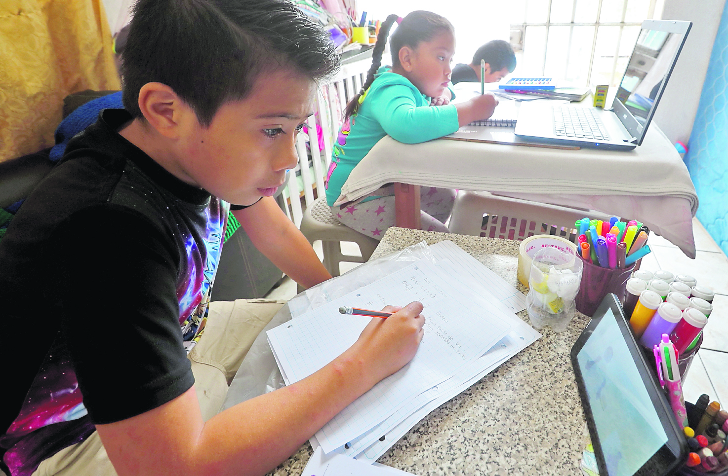 Debido a los bloqueos los estudiantes regresarán a las clases a distancia y modalidad virtual.(Foto Prensa Libre: Erick Ávila)