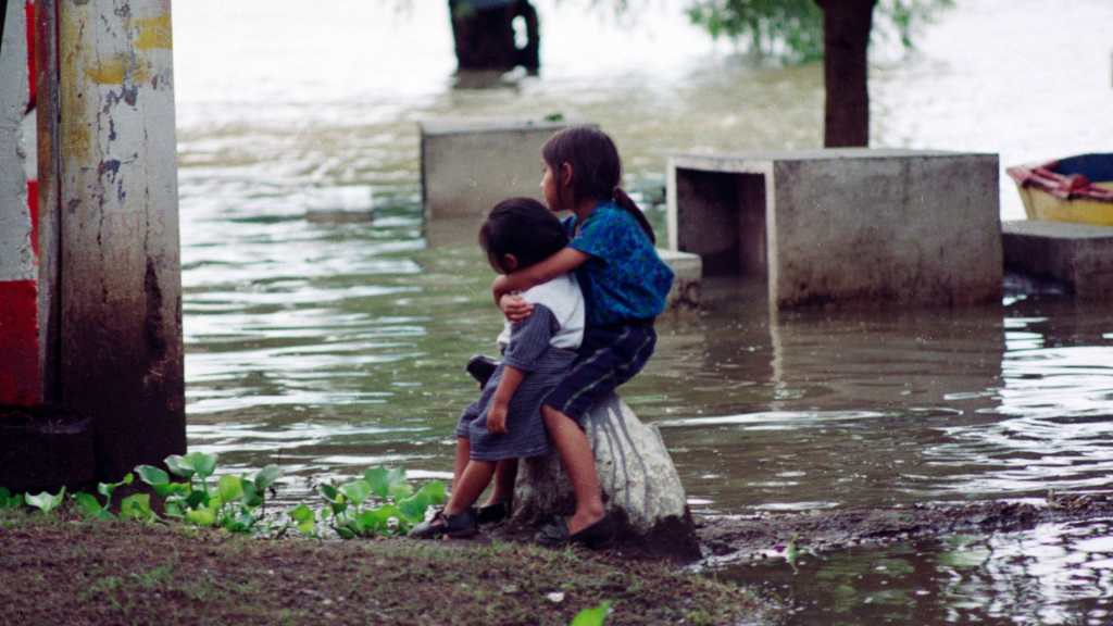 huracan mitch azota a guatemala y centroamerica en 1998 (3)huracan mitch azota a guatemala y centroamerica en 1998 (3)