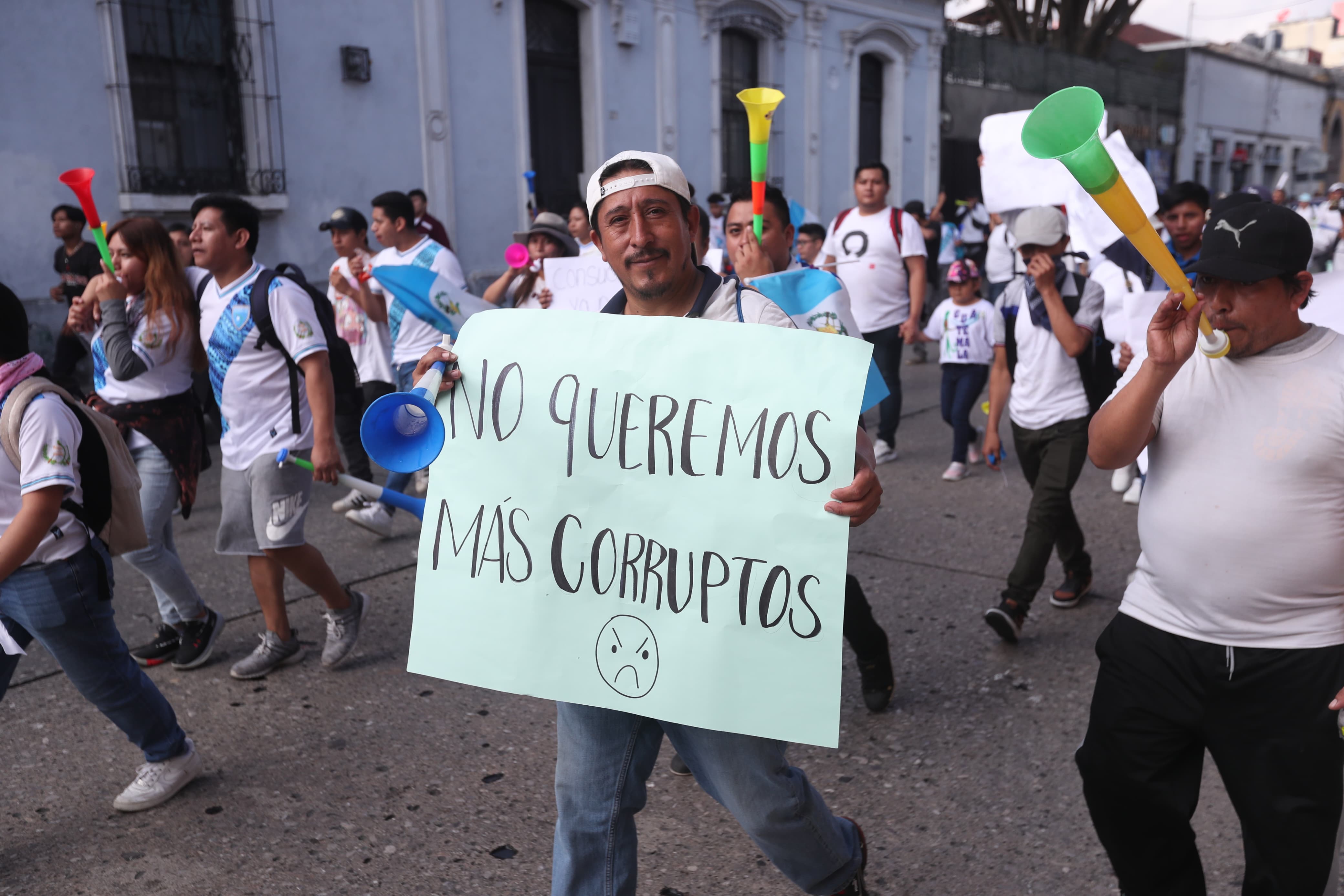 Mercados se unen a la manifestación'
