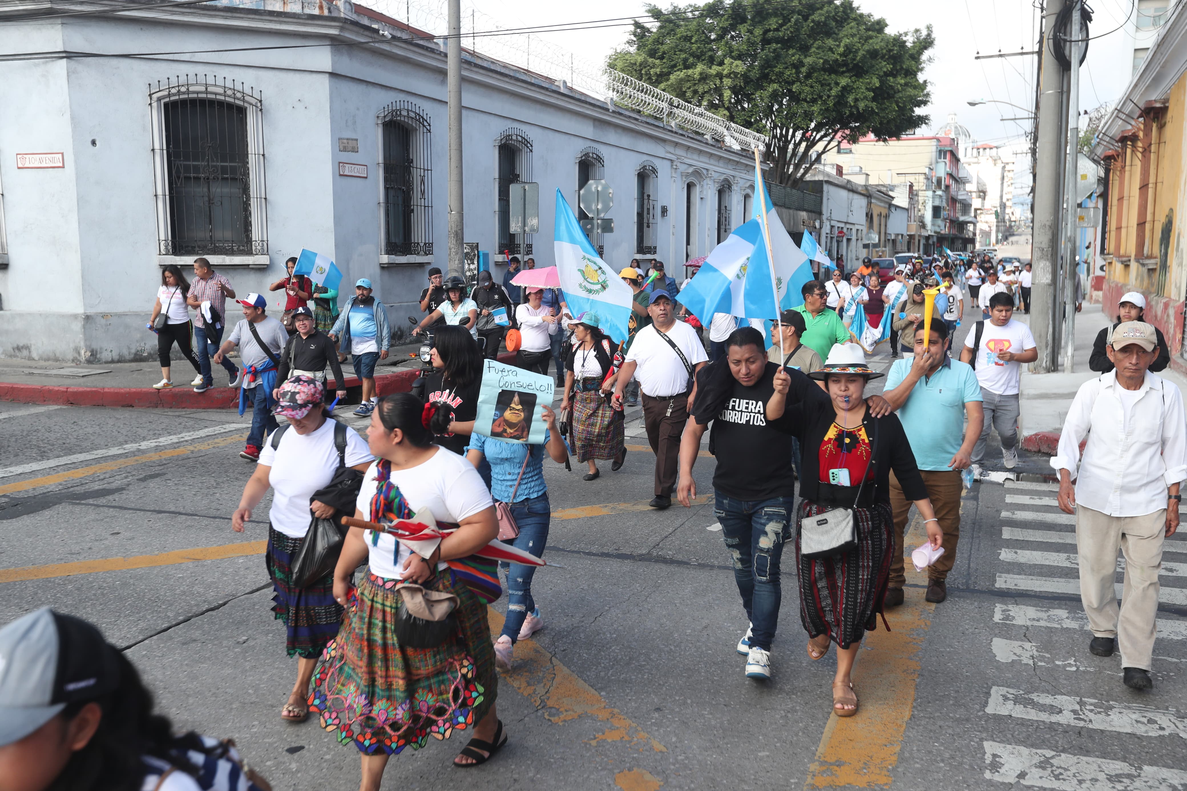 Mercados se unen a la manifestación'