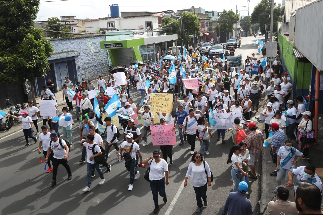 Mercados se unen a la manifestación'