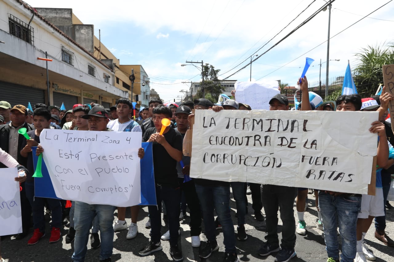 Mercados se unen a la manifestación'