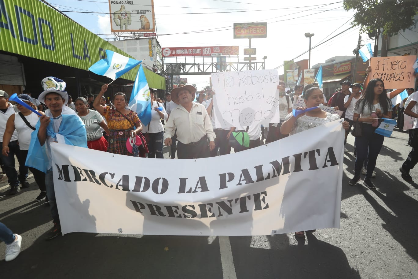 Mercados se unen a la manifestación'