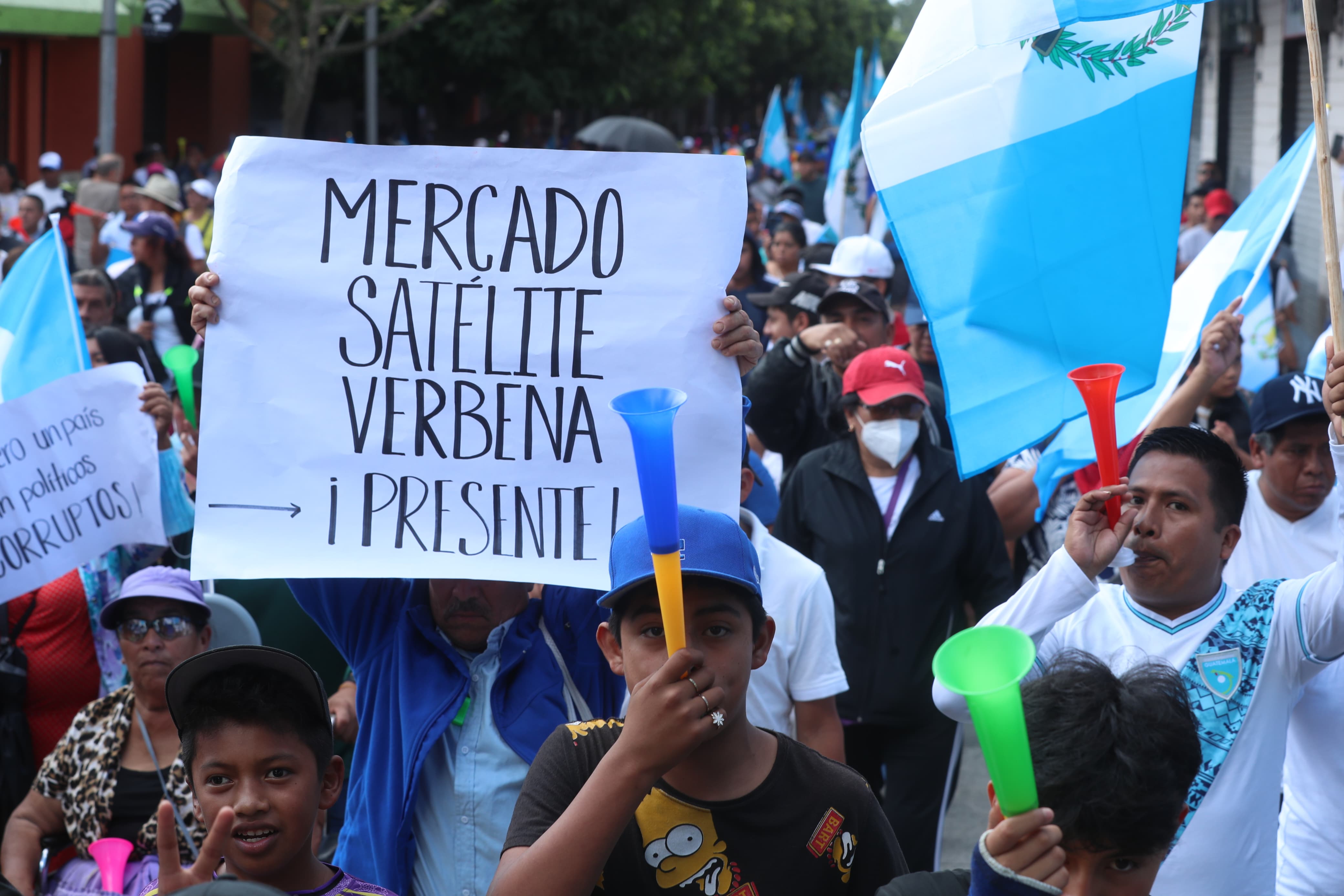 Mercados se unen a la manifestación'