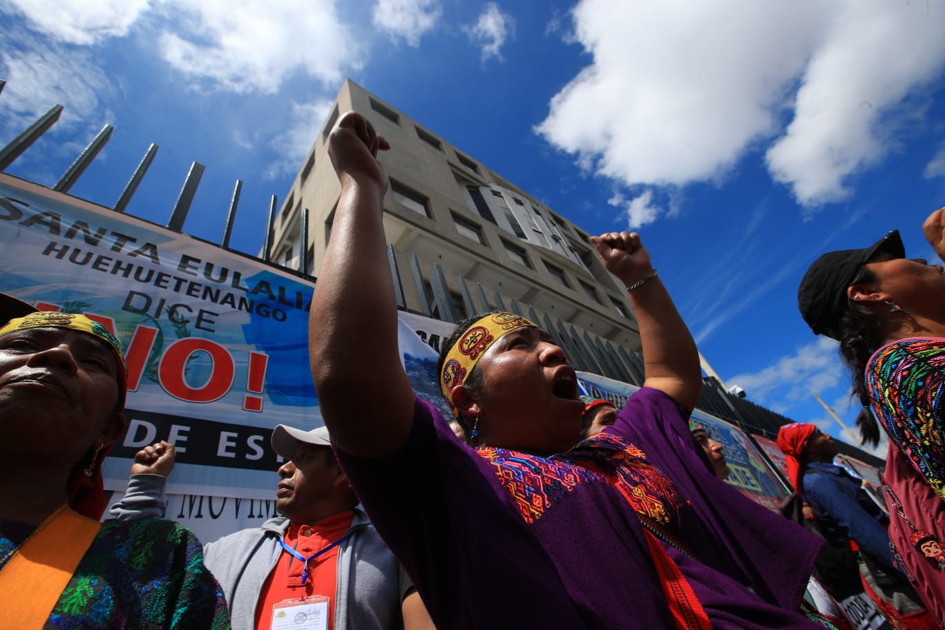 Desde el pasado 2 de octubre, miles de guatemaltecos exigen la renuncia de Consuelo Porras como fiscal general. (Foto Prensa Libre: Carlos Hernández Ovalle)