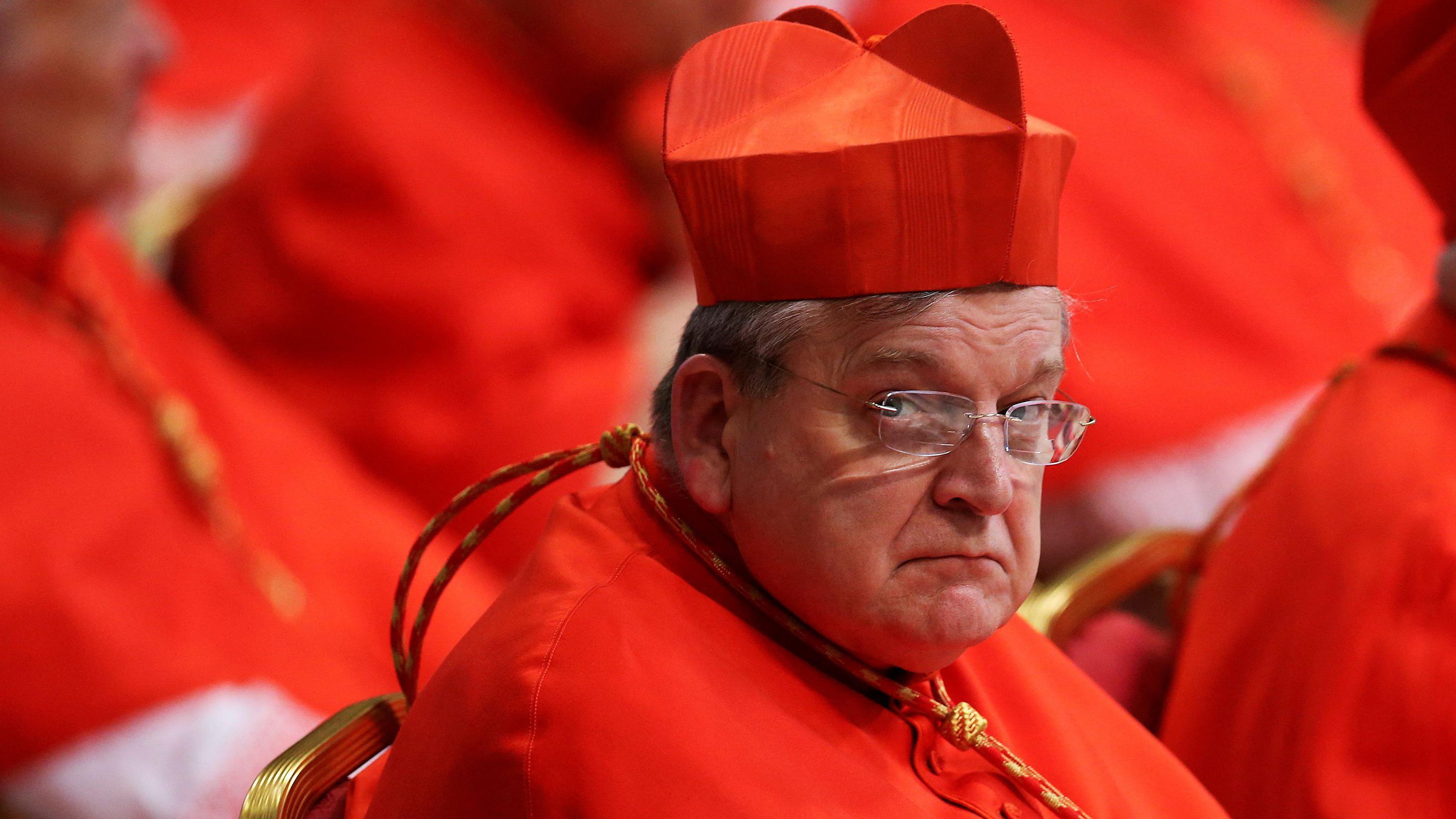 El cardenal estadounidense Raymond Burke ha sido abiertamente crítico con el papa Francisco.

GETTY IMAGES
