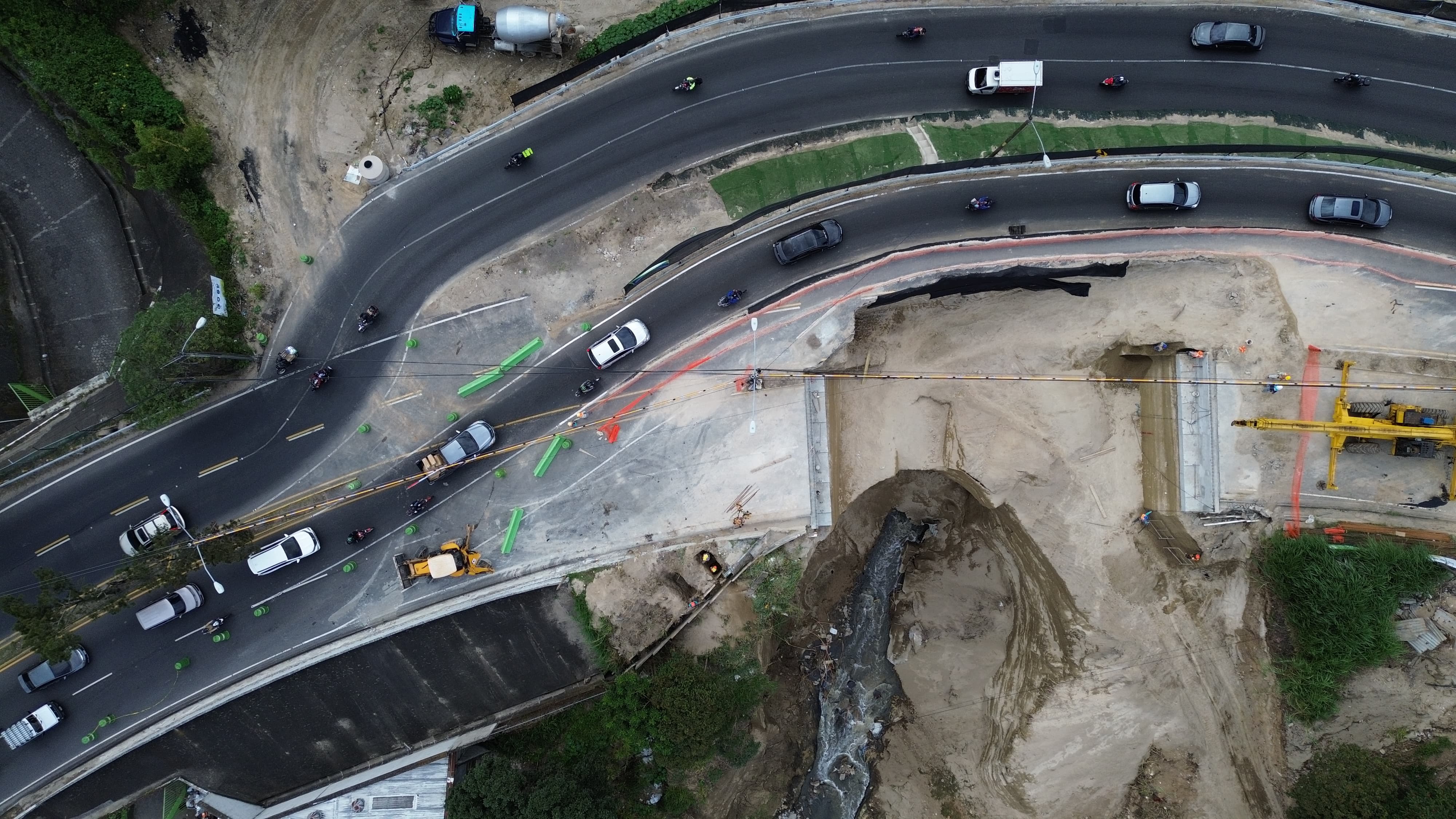 Los puentes en el  bulevar Lourdes se realizará en cuatro fases. (Foto Prensa Libre: Elmer Vargas )