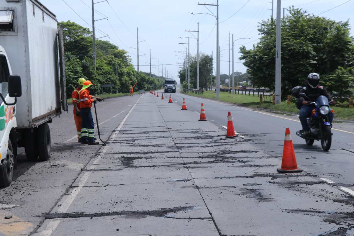 Por tercera ocasión, las autoridades del CIV no aprobaron el Estudio Definitivo de Ingeniería (EDI) que presentó Convía, por lo que los trabajos no pueden comenzar en la Autopista Escuintla Puerto Quetzal. (Foto Prensa Libre: Hemeroteca PL) 