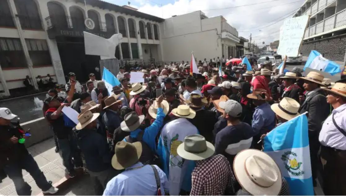 Autoridades indígenas han protestado frente a la CC. (Foto: Hemeroteca PL)