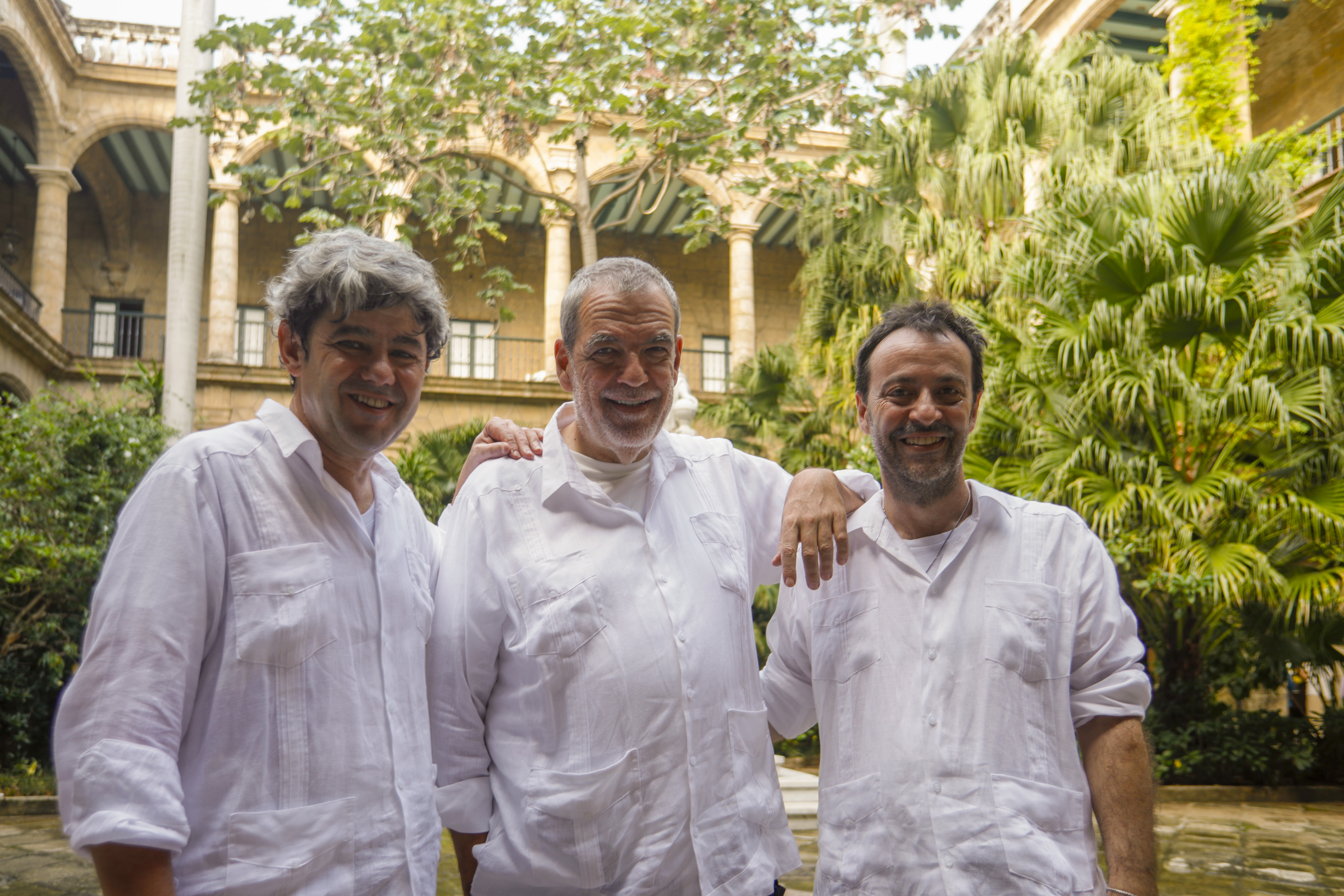 Los españoles Carmen Mola regresan al suspenso con 'El infierno'