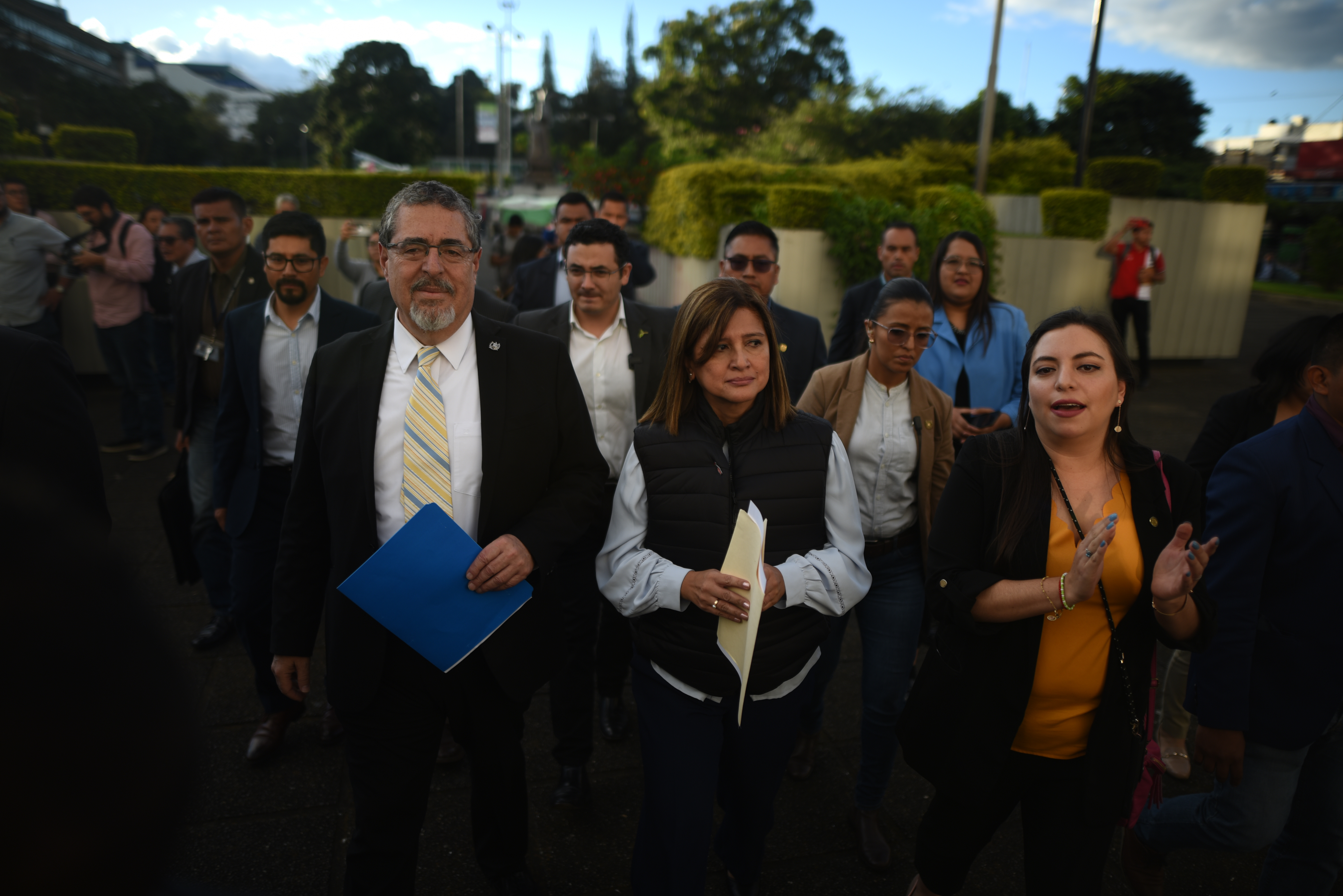 El MP solicitó el retiro de la inmunidad de Bernardo Arévalo y Karin Herrera, binomio presidencial electo. (Foto Prensa Libre: EFE)