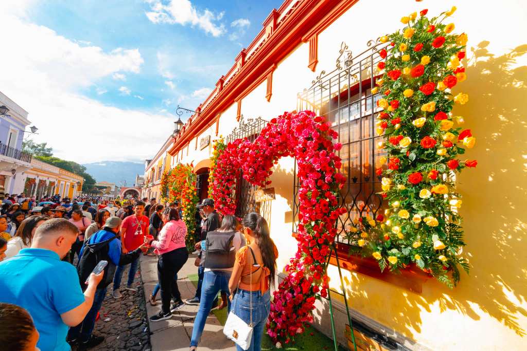 Flores 1 Festival de Las Flores de La Antigua turismo