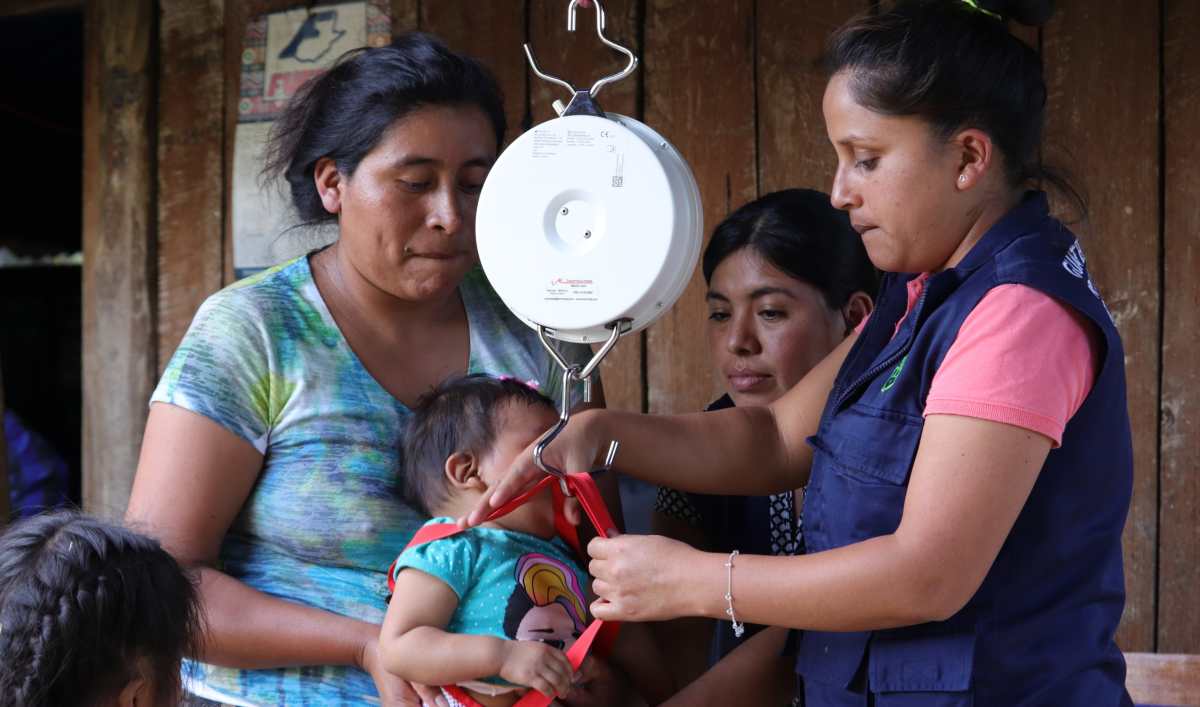 El Programa Guatemaltecos por la Nutrición, de Castillo Hermanos implementó junto al Ministerio de Salud recuperara a 577 niños con desnutrición en Huehuetenango. (Foto Prensa Libre: Mike Castillo) 