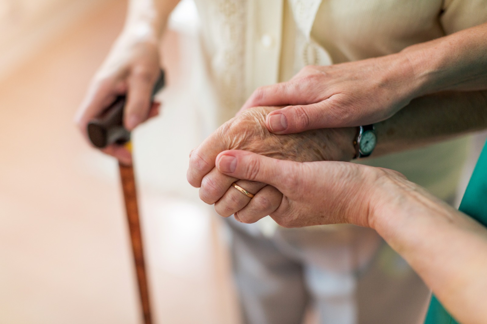 Demencia: Cómo transitar y entender el olvido los seres queridos
