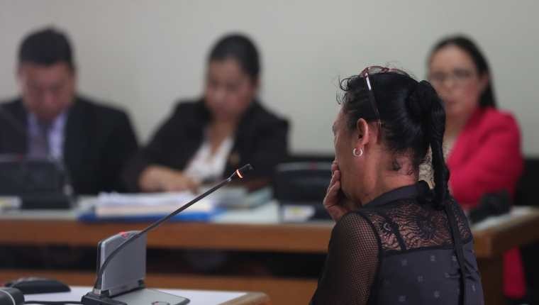 Alma Hernández, madre de Yajaira Ajú, declaró ante el tribunal y pidió justicia para su hija quien fue asesinada en agosto de 2022. Este 21 de agosto estará en la audiencia de reparación digna. (Foto Prensa Libre: Hemeroteca PL)