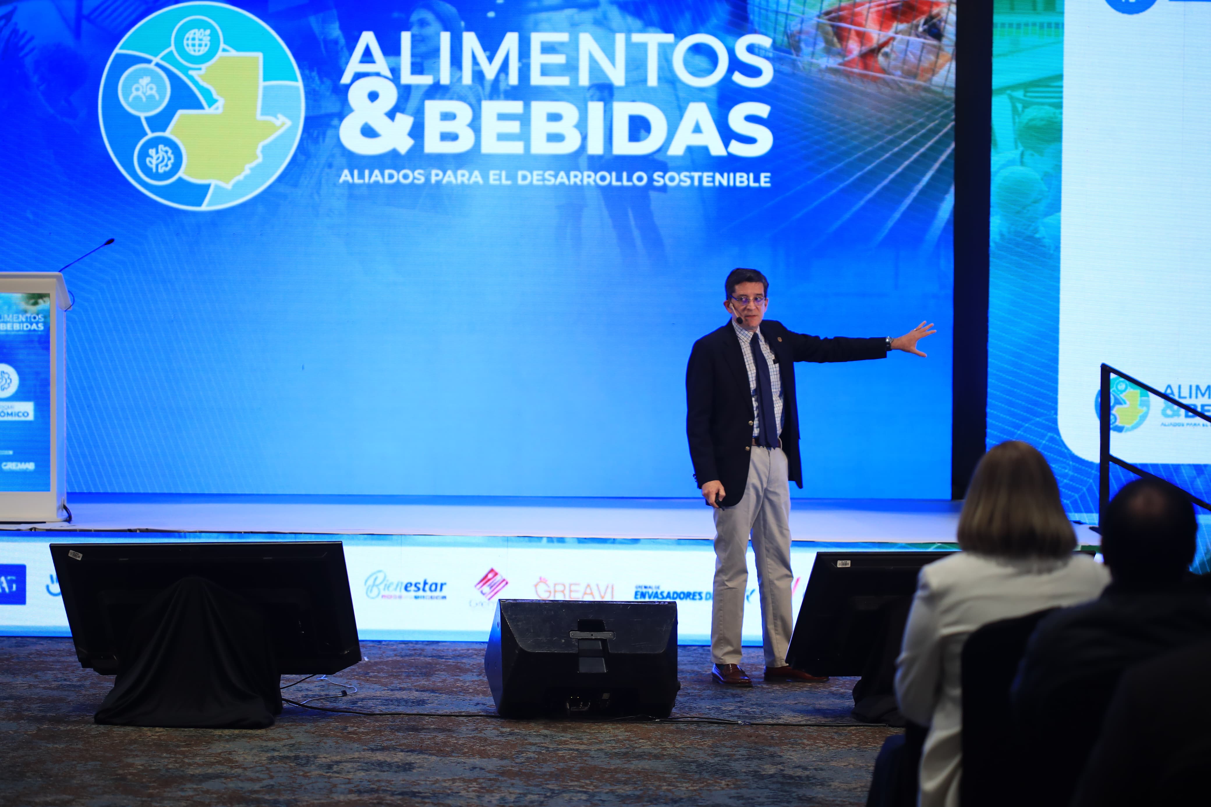 El 32% de los productos alimenticios y bebidas que se exporta en Centroamérica tiene como destino los mismos países la región