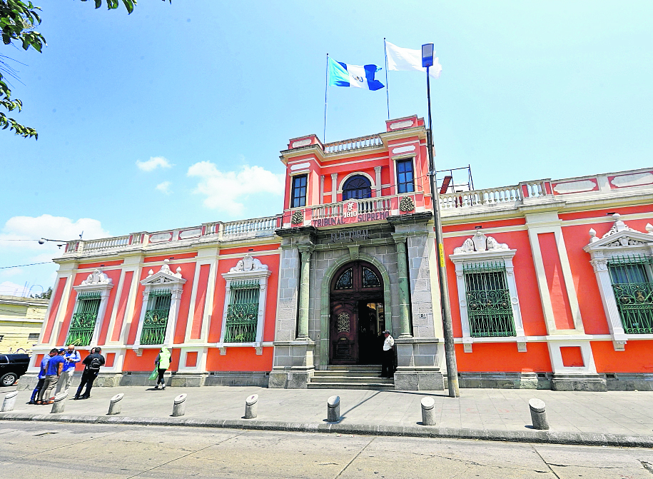 El Tribunal Supremo Electoral remueve de su cargo a cinco funcionarios. (Foto Prensa Libre: Hemeroteca PL)