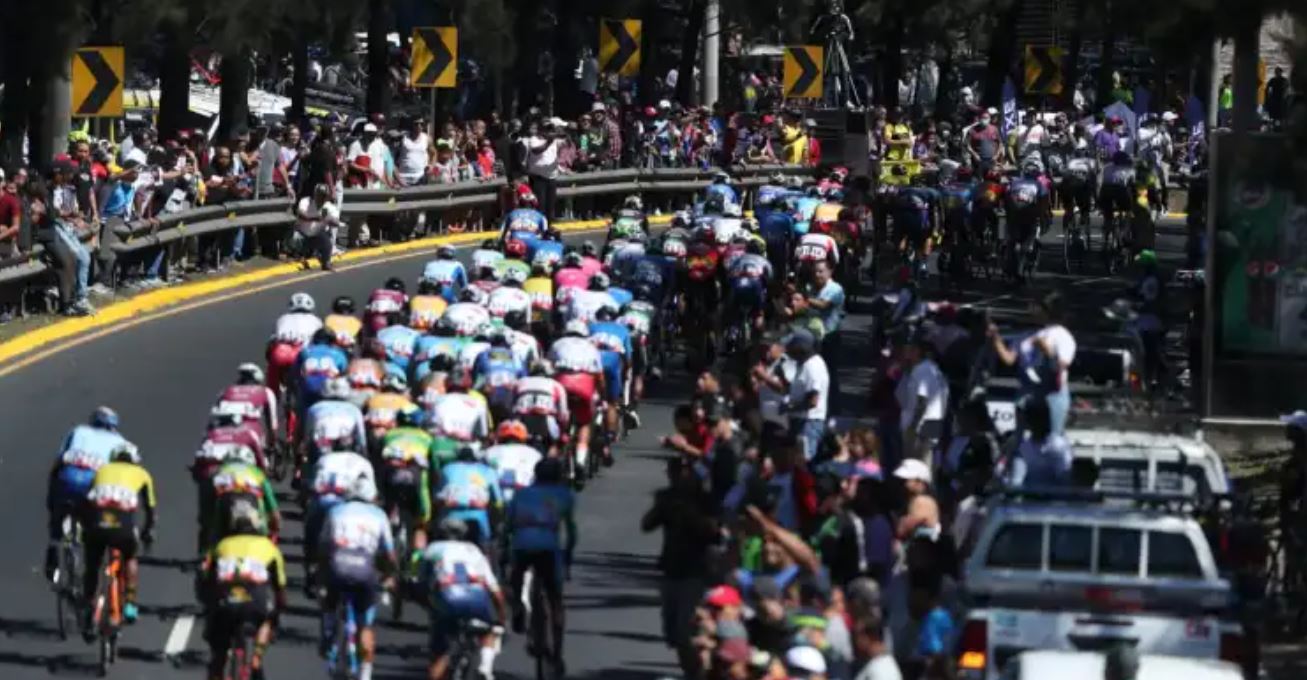 La PMT anuncia que regulará el tránsito por la etapa de la Vuelta Ciclística a Guatemala en el Anillo Periférico. (Foto Prensa Libre: Esbin García) 

