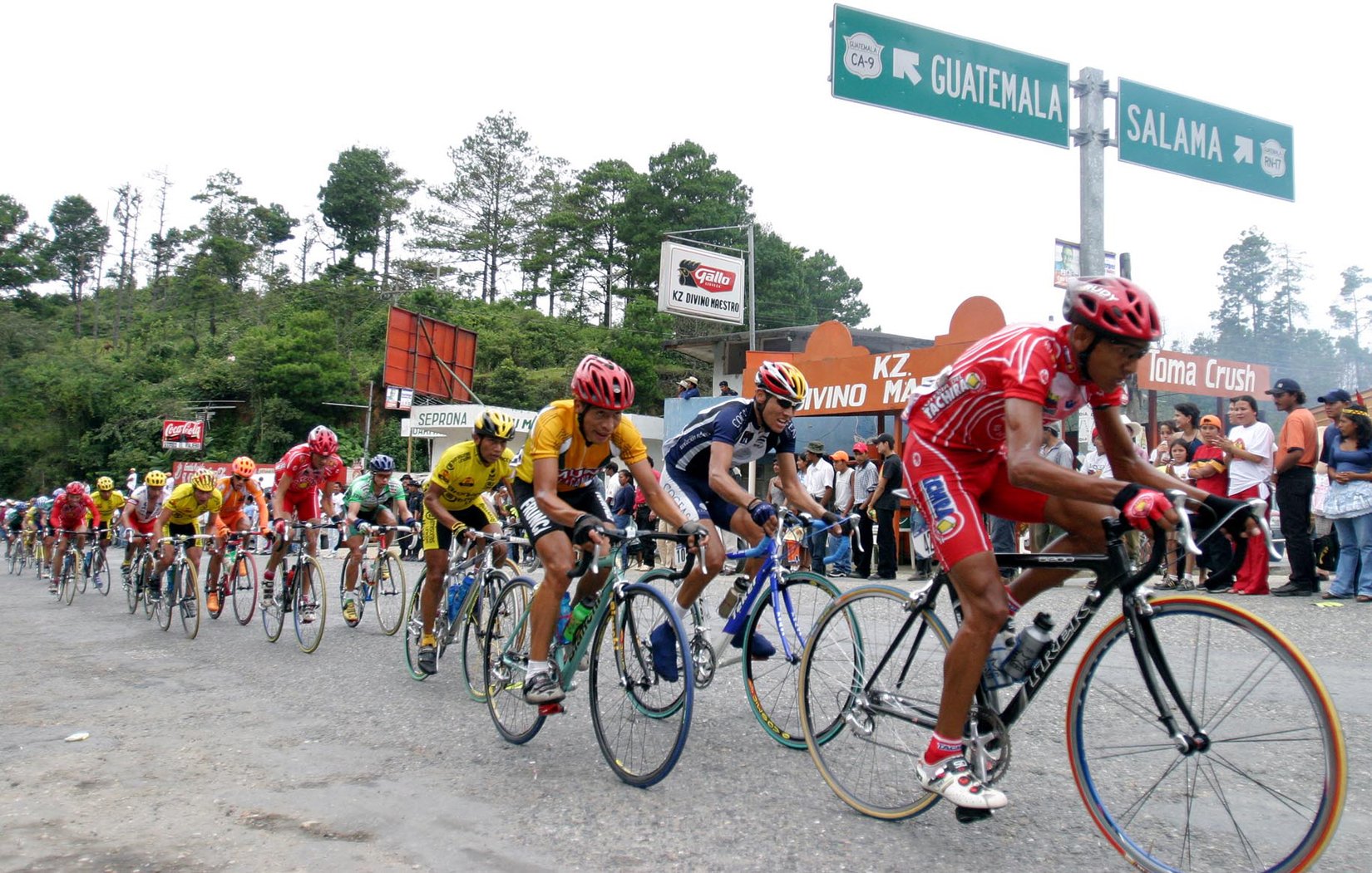 Esta fue la tercera vez que la Vuelta a Guatemala llegó a Petén. Foto Prensa Libre (Hemeroteca) 