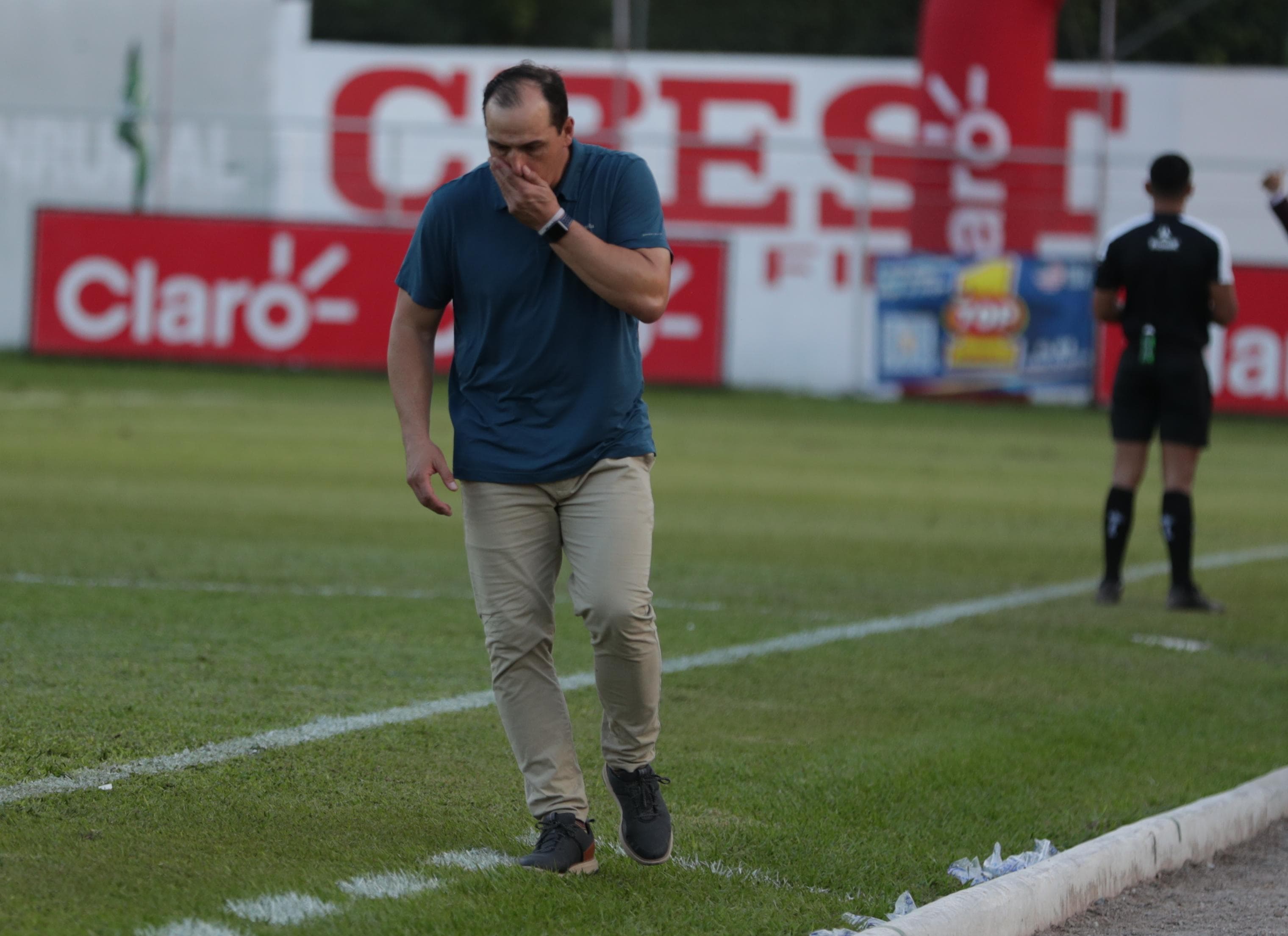 Dwight Pezzarossi tras la derrota ante Xelajú: “Nos vamos tristes, pero plantamos cara”