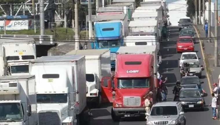 Transportistas de Sololá anuncian masiva caravana en la capital el 21 de noviembre de 2022 para apoyar la defensa de la democracia. (Foto Prensa Libre: HemerotecaPL)