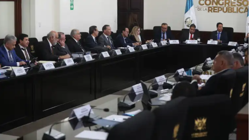 La Comisión de Finanzas dictaminó de manera favorable el proyecto de presupuesto, solo el diputado de Movimiento Semilla votó en contra. Fotografía: Congreso. 