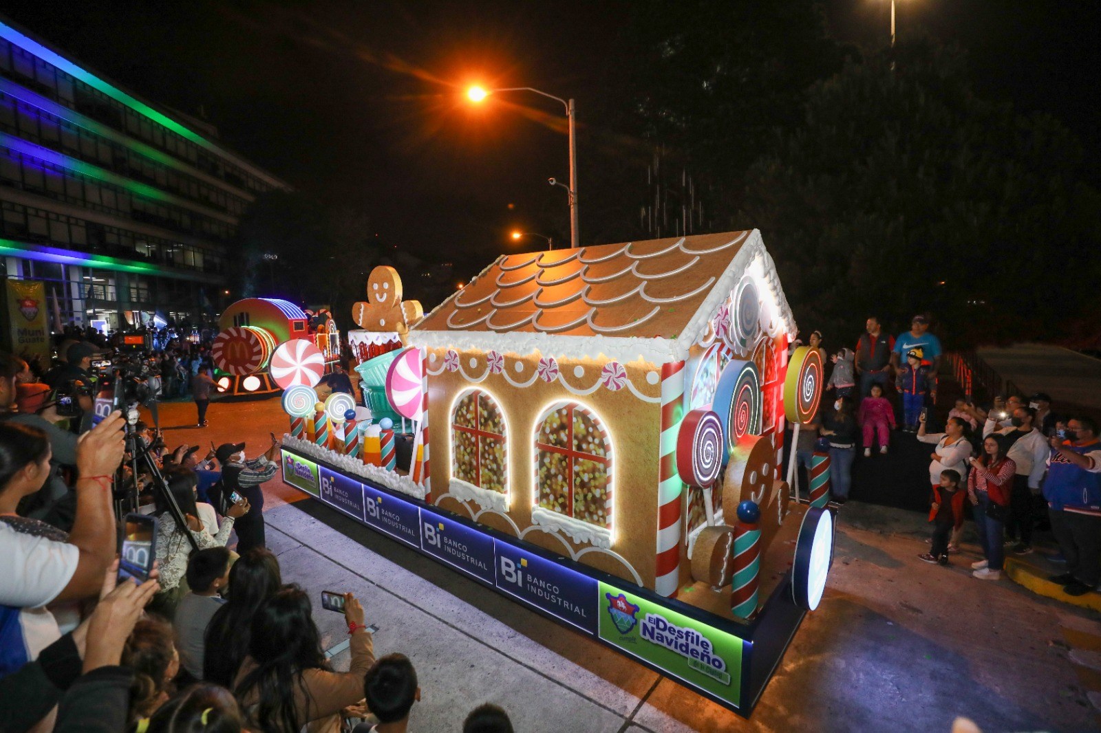 Desfile Navideño 2024: Horario y recorrido de este miércoles 13 de ...