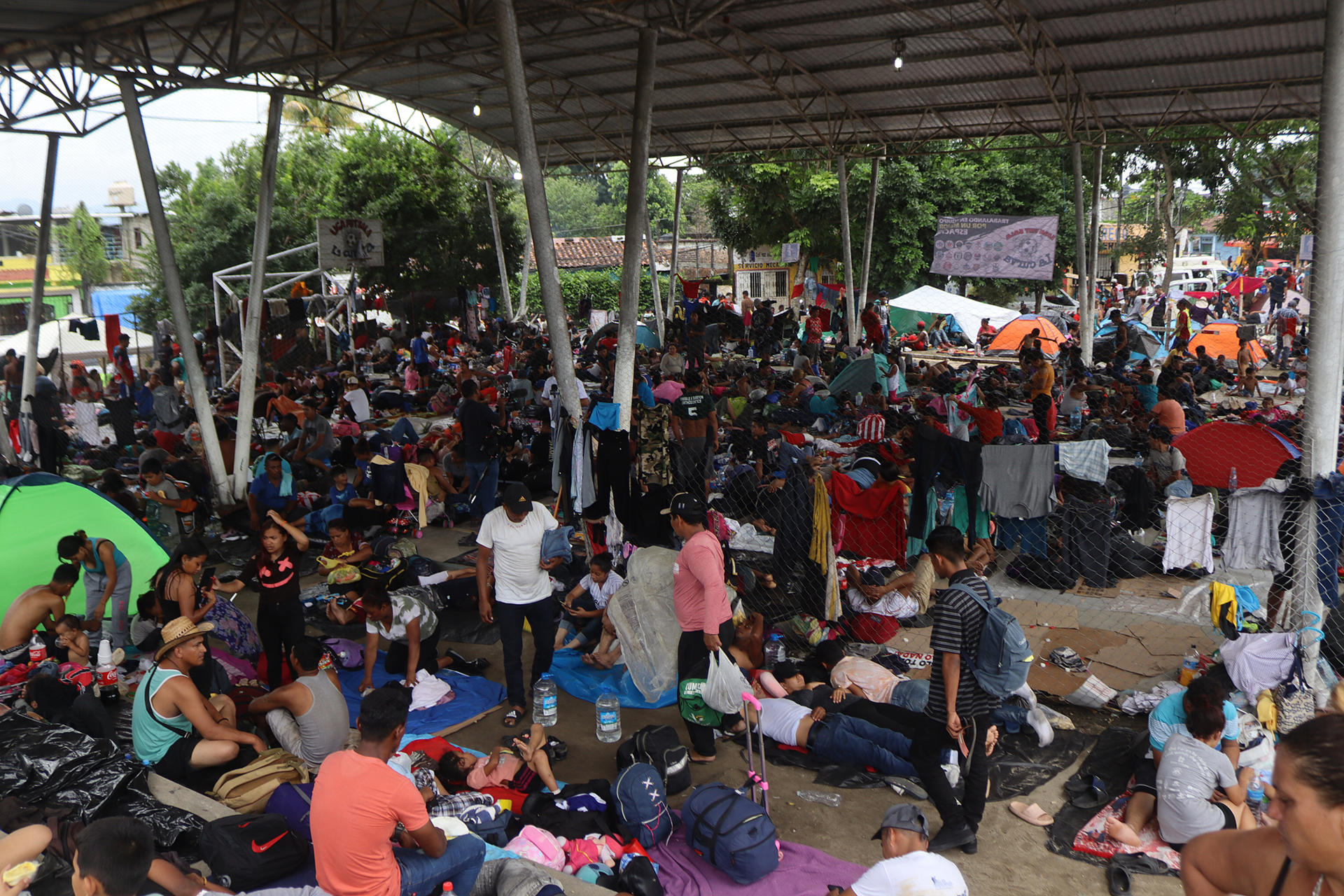 Migrantes de origen centroamericano descansan en Chiapas, antes de emprender el viaje a Estados Unidos.