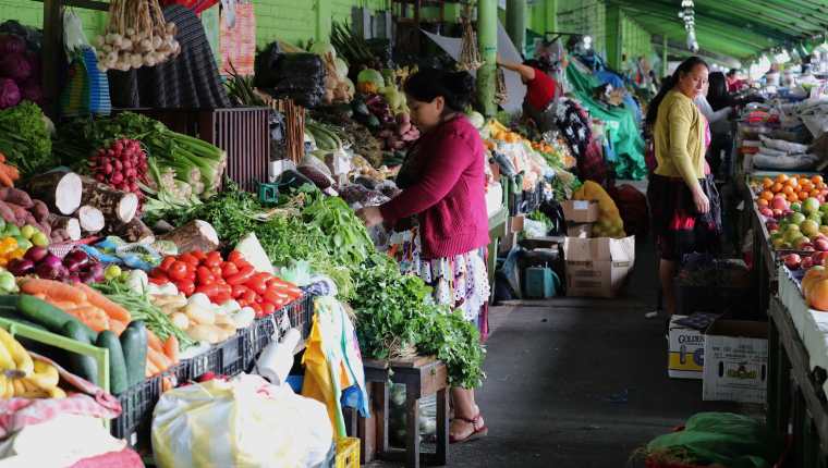 Una venta de verduras en el mercado Sur 2, en la zona 1 capitalina. (Foto Prensa Libre: Elmer Vargas)