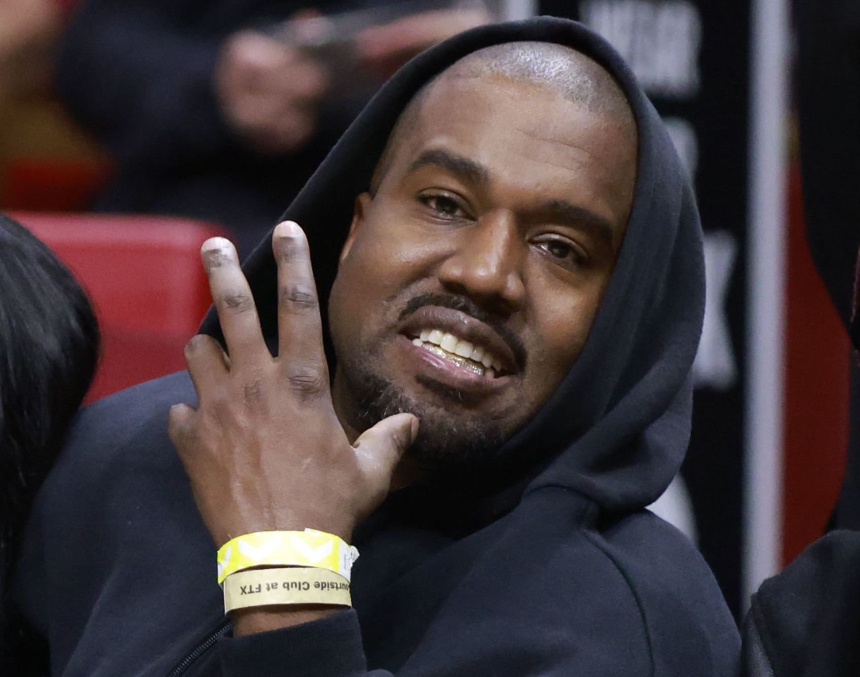 “Algo salió mal”: Página de Kanye West queda fuera de línea tras vender camisas con símbolo nazi
