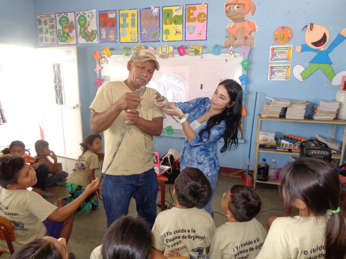 Educación ambiental en escuelas del área de distribución de la iguana Ctenosaura palearis en Guatemala. Johana Gil y Gilberto Salazar.   (Foto Prensa Libre: cortesía Erick López)