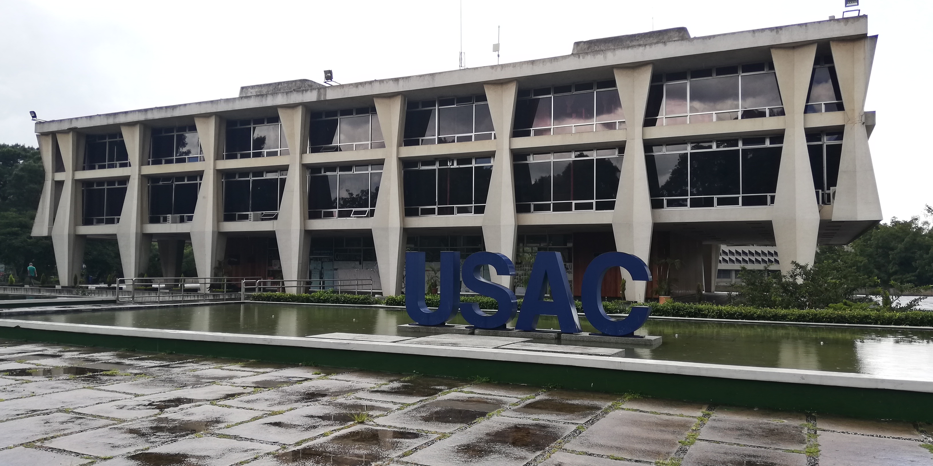 USAC reanudará clases presenciales en 2024.