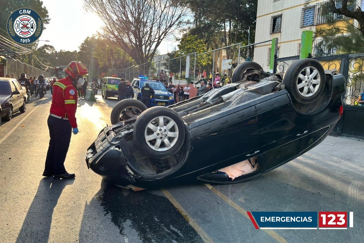 La mayoría de los accidentes de tránsito están asociados a la irresponsabilidad de los conductores, según las autoridades. (Foto Prensa Libre: CBM)