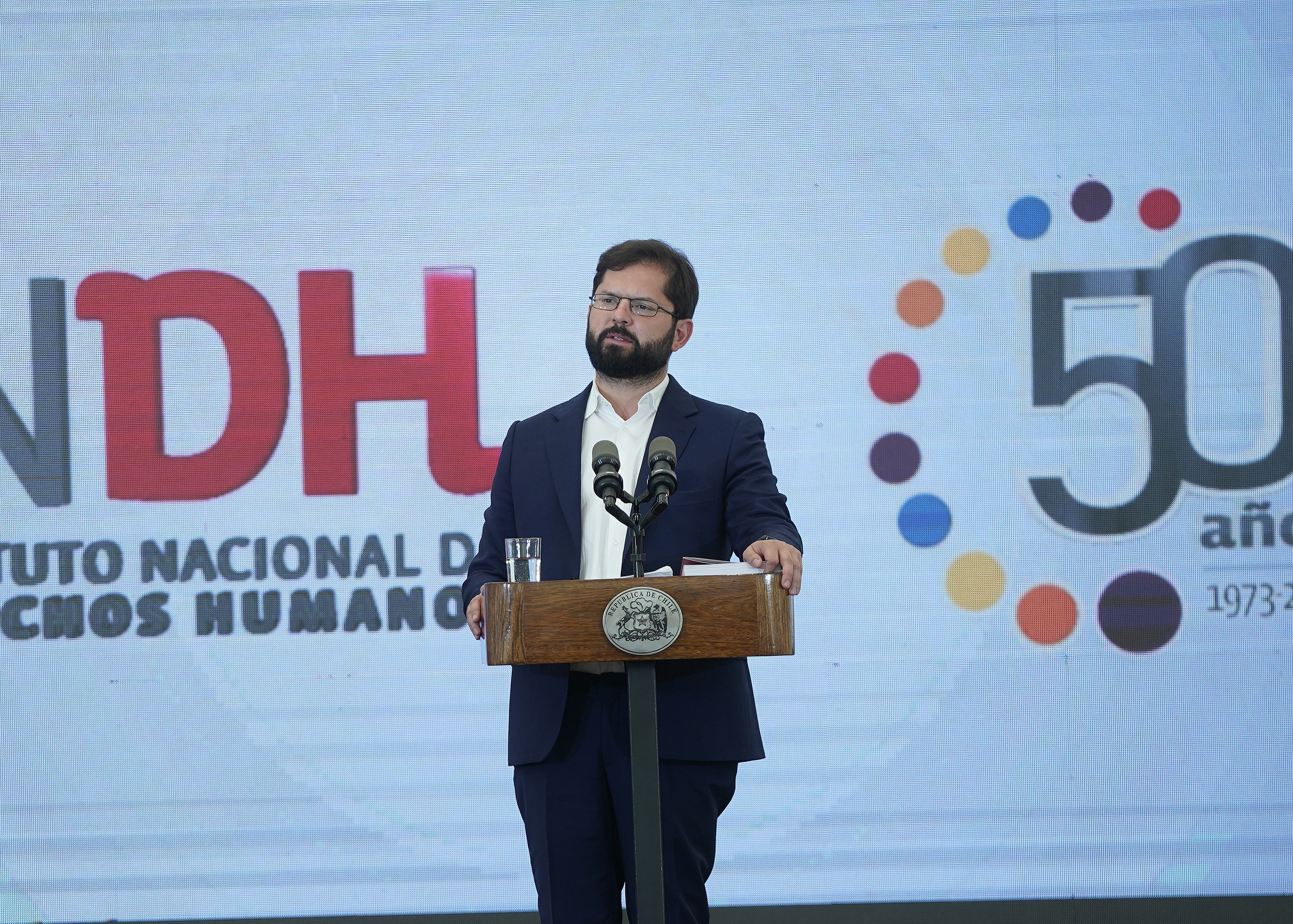 El presidente de Chile, Gabriel Boric, expresó este lunes su apoyo al mandatario electo, Bernardo Arévalo, y pidió a la comunidad internacional "defender el orden constitucional en Guatemala". (Foto Prensa Libre: EFE/ Presidencia De Chile )