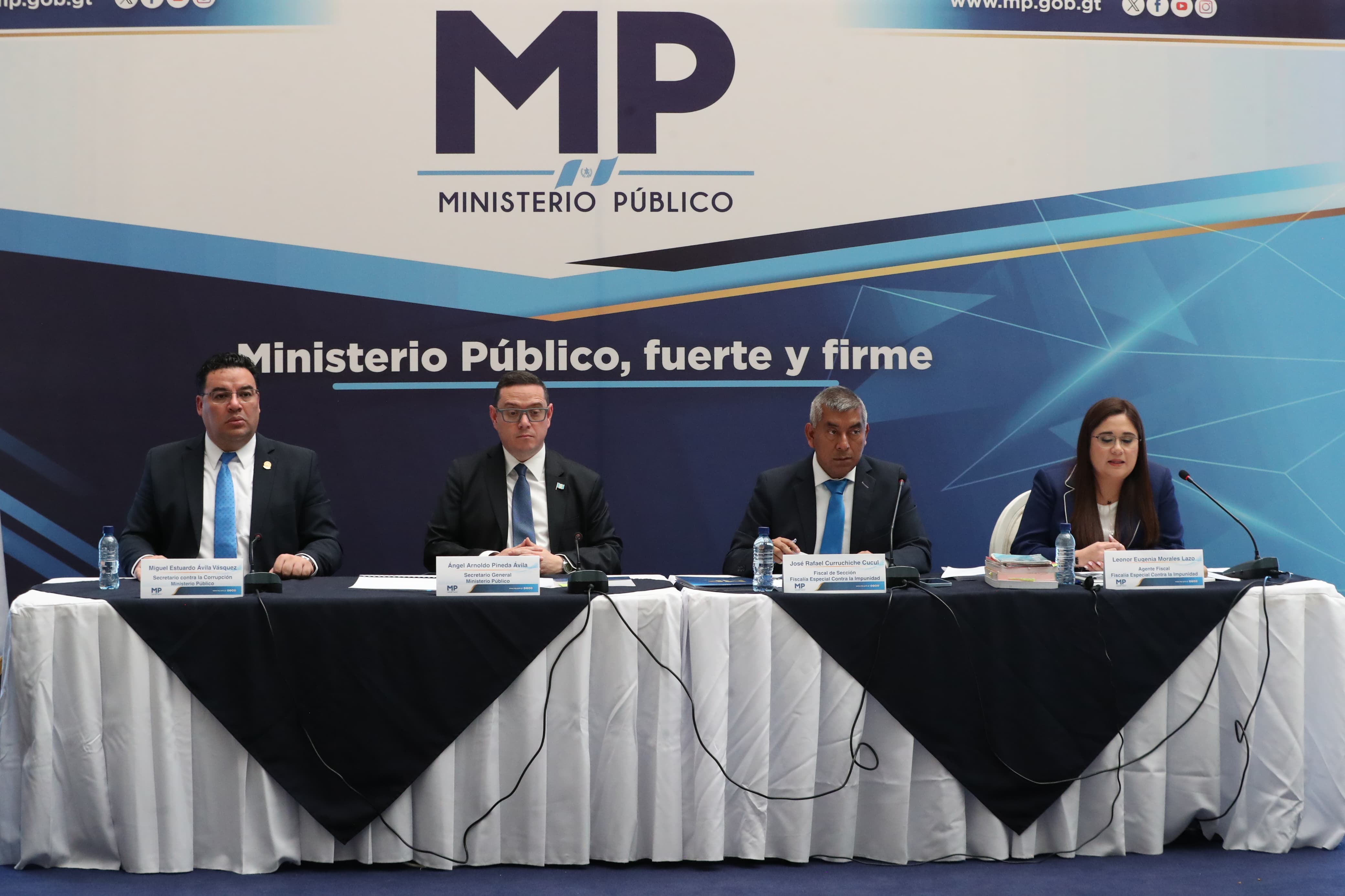 El MP informa sobre la investigación del caso Semilla. (Foto Prensa Libre: María René Barrientos)