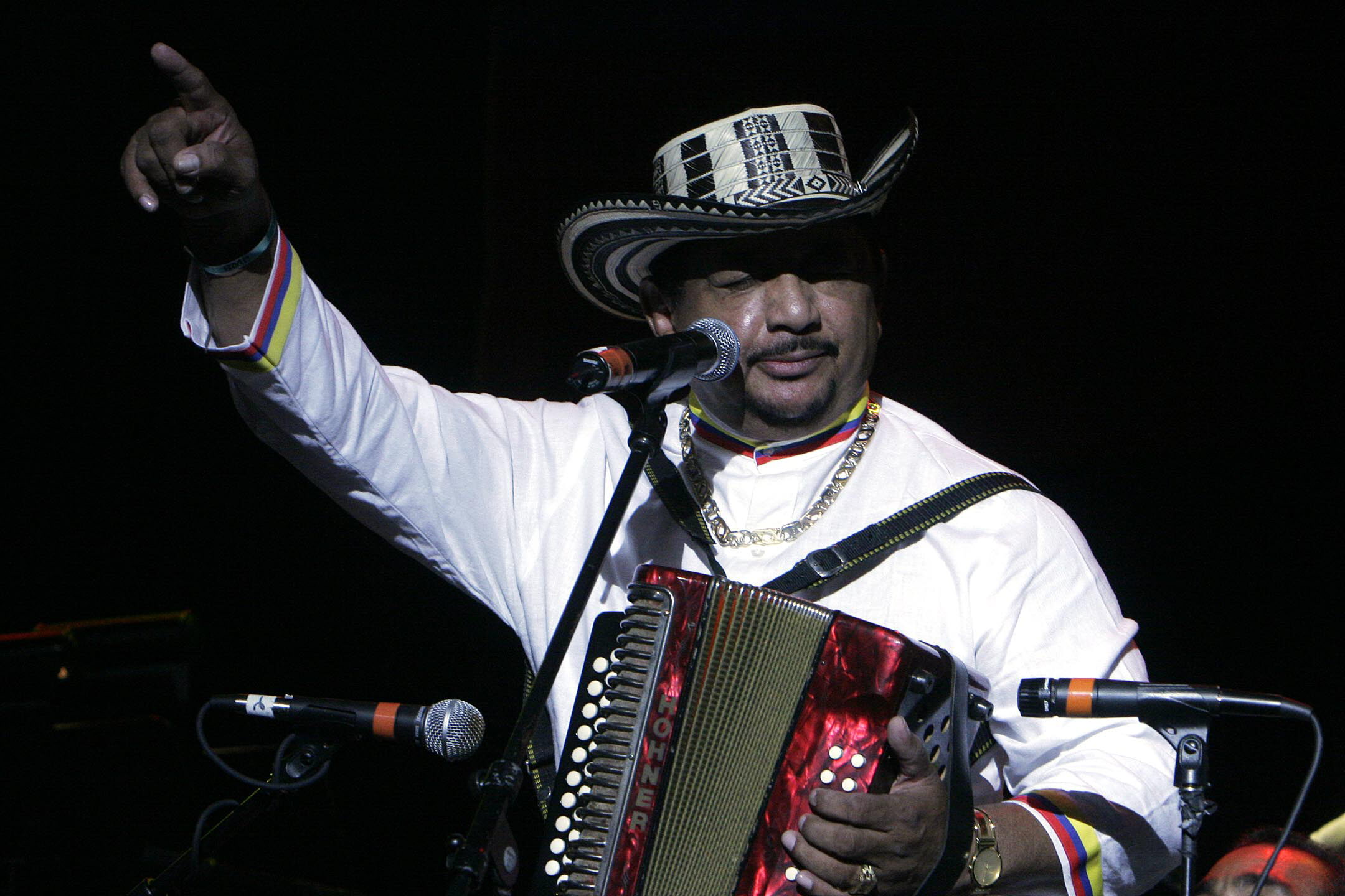 Fallece el cantautor colombiano de música vallenata Lisandro Meza