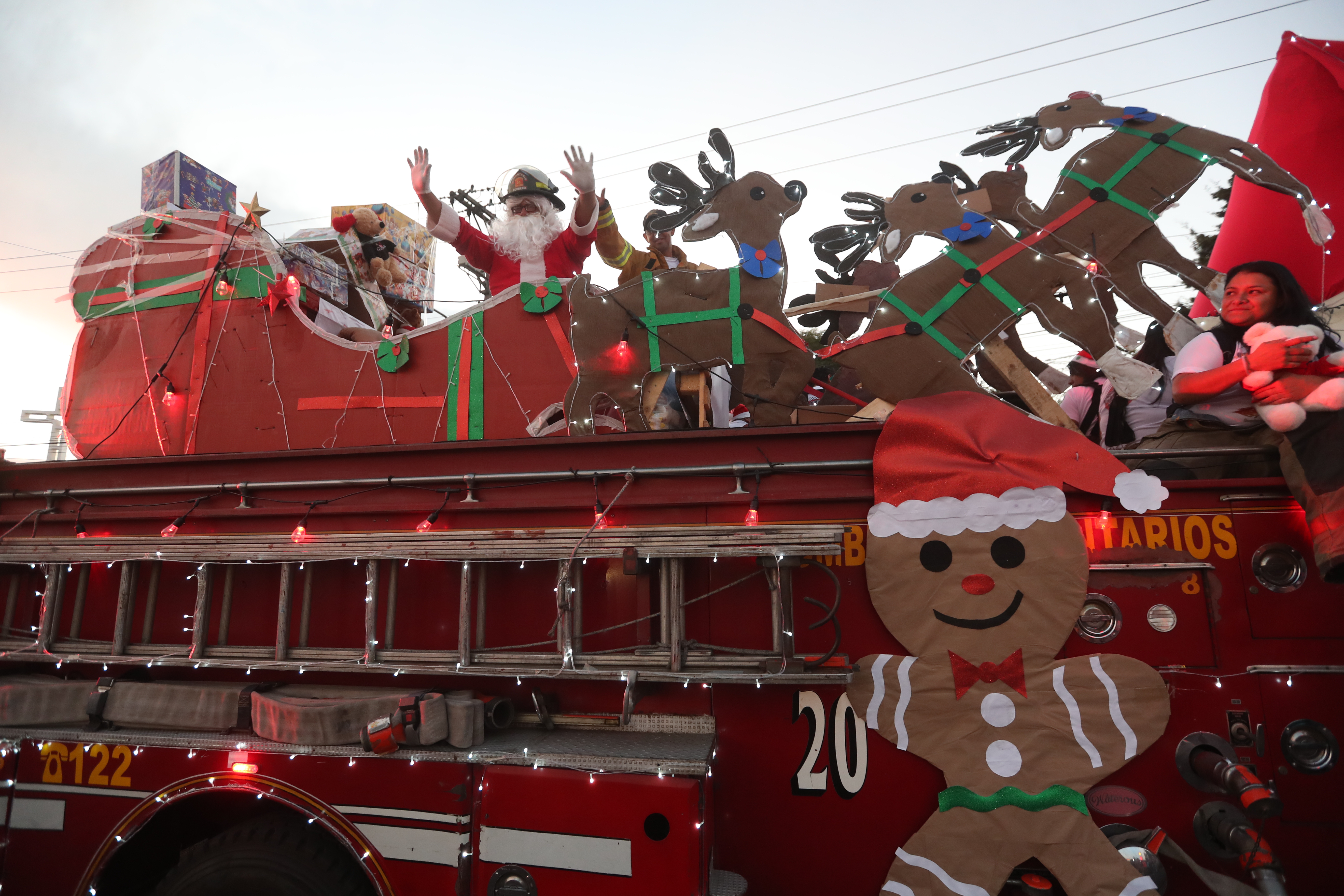 Desfile de los Bomberos Voluntarios “Guardianes de la Navidad”: rutas alternas, horarios de cierre y cambios en el Transmetro