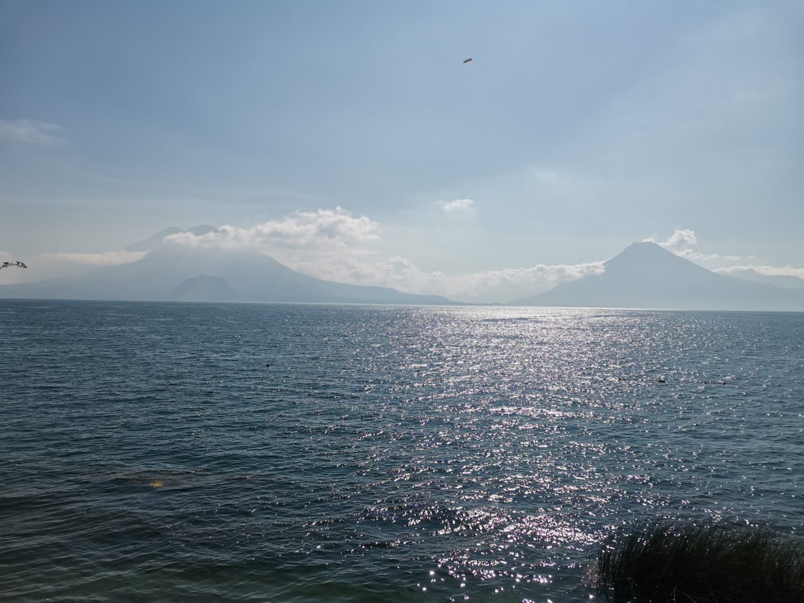 El Lago de Atitlán, en Sololá, es uno de los puntos turísticos más emblemáticos de Guatemala. (Foto Prensa Libre: Axel Vicente)