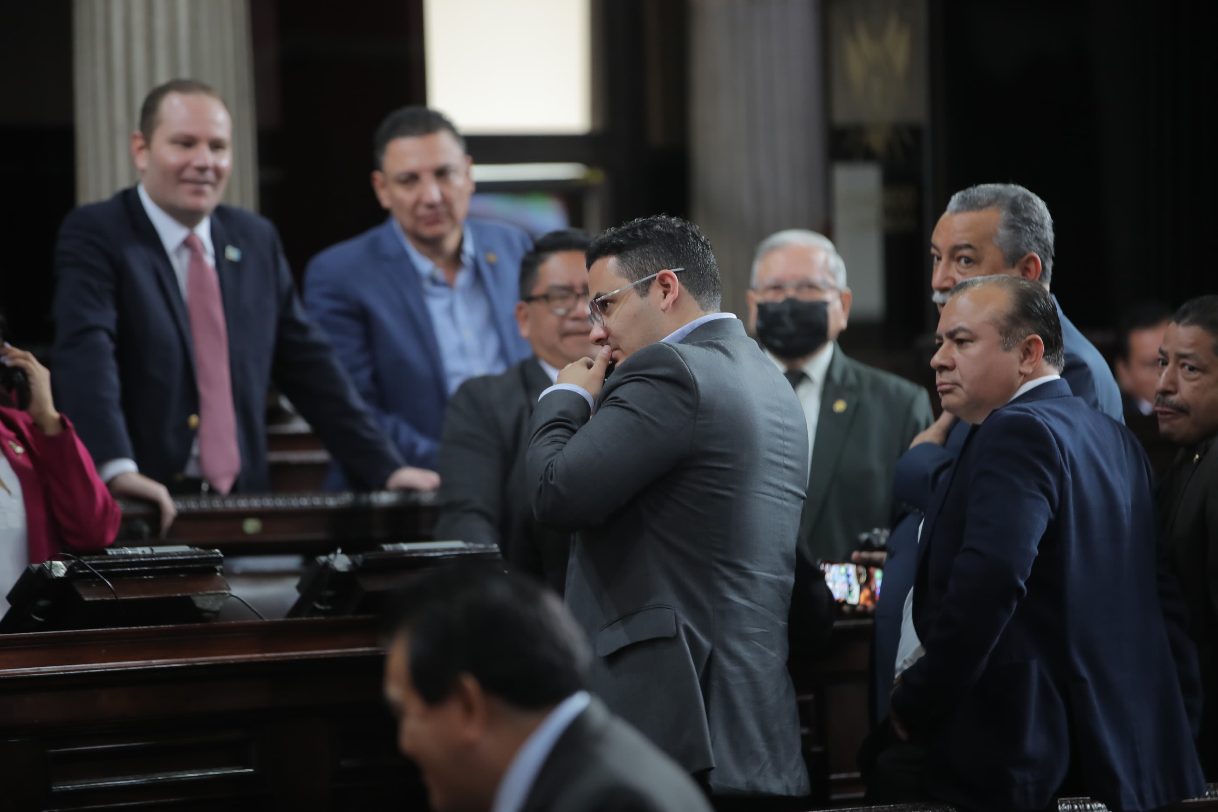 Samuel Pérez, jefe de bloque de Movimiento Semilla, durante la sesión en que sus objecciones al presupuesto no fueron aceptadas. (Foto Prensa Libre: Byron Baiza). 