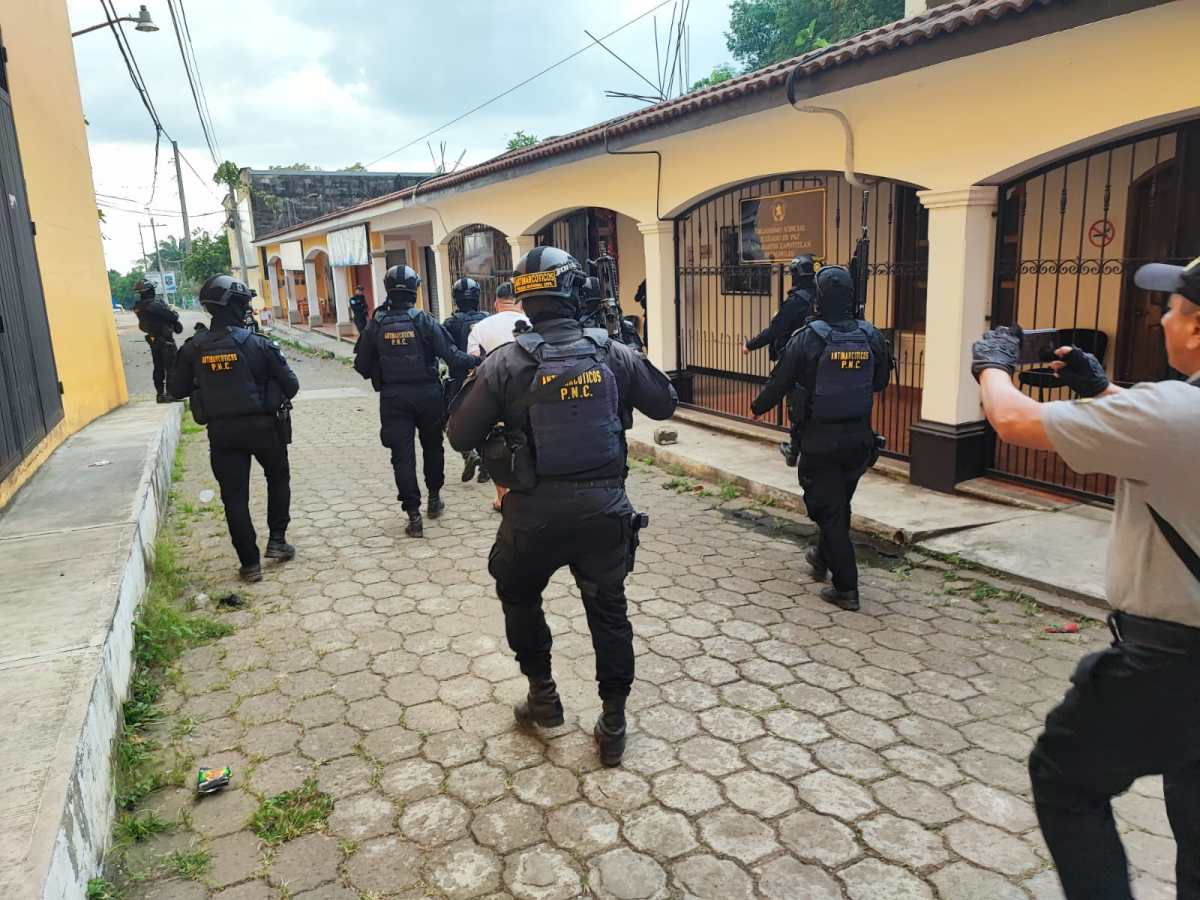 Erick Manuel Ochoa Villagrán alias Perica, se suma a la lista de 20 guatemaltecos arrestados con fines de extradición en 2023. Su captura ocurrió este 16 de diciembre en Retalhuleu. (Foto Prensa Libre: SGAIA-PNC)