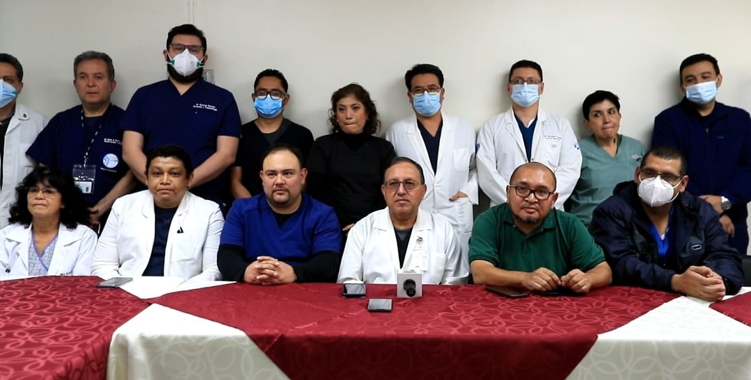 Médicos del IGSS denuncian que no cuentan con el suficiente personal y espacio físico para atender a los pacientes. Fotografía: Prensa Libre (Gabriel Molina). 