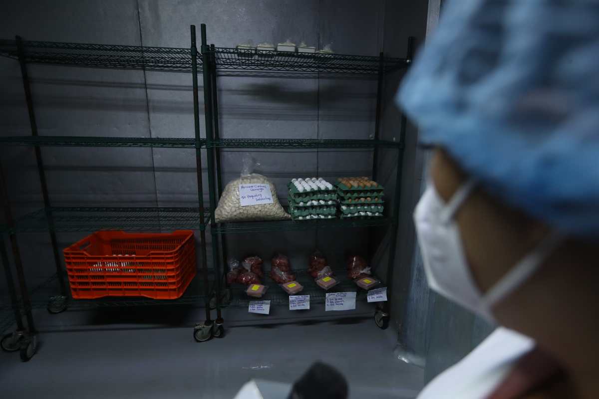 En las bodegas del Departamento de Nutrición y Dietética del Hospital Roosevelt hay falta de alimentos. (Foto Prensa Libre: Esbin García)